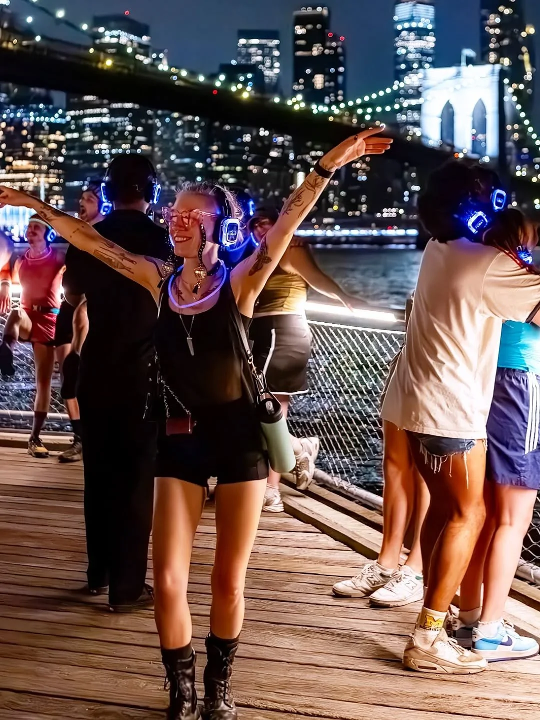 August beneath the bridges

📸 @chelsea_snaps