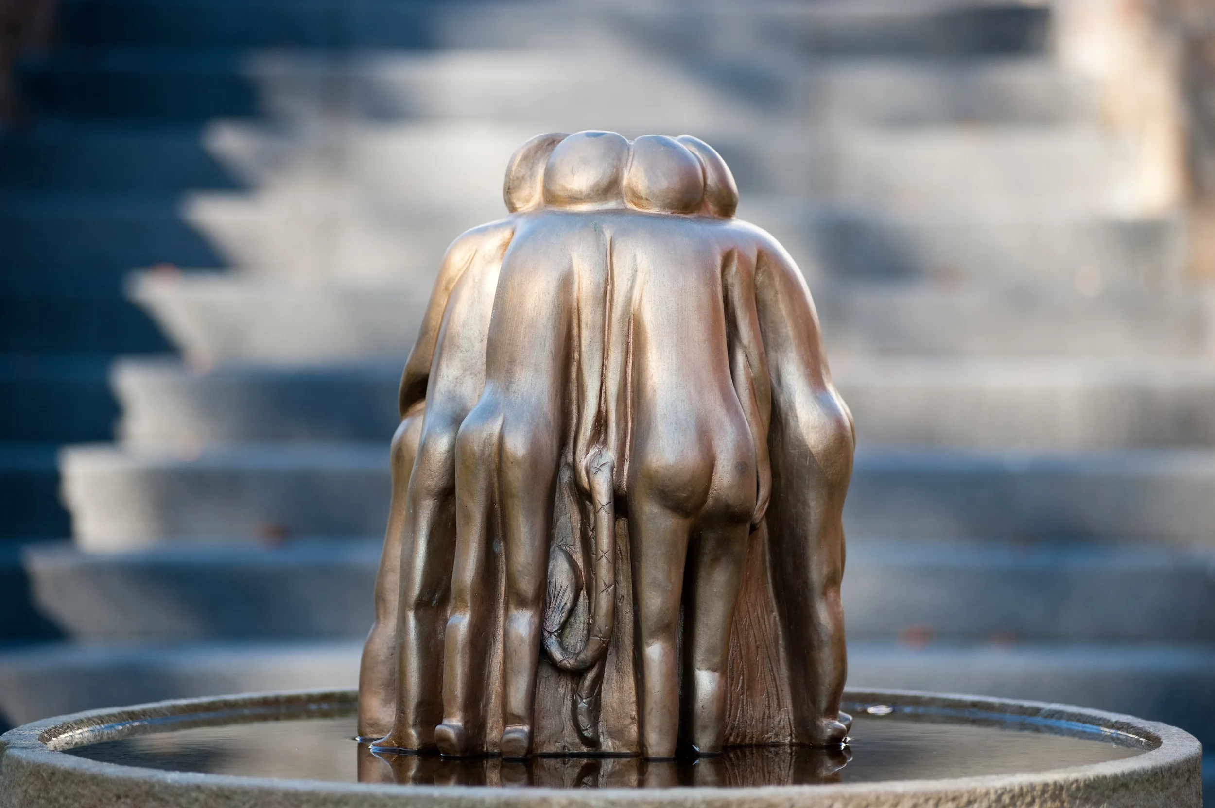 Oneness, bronze and stone, 2000 / Einssein, Bronze und Stein, 2000