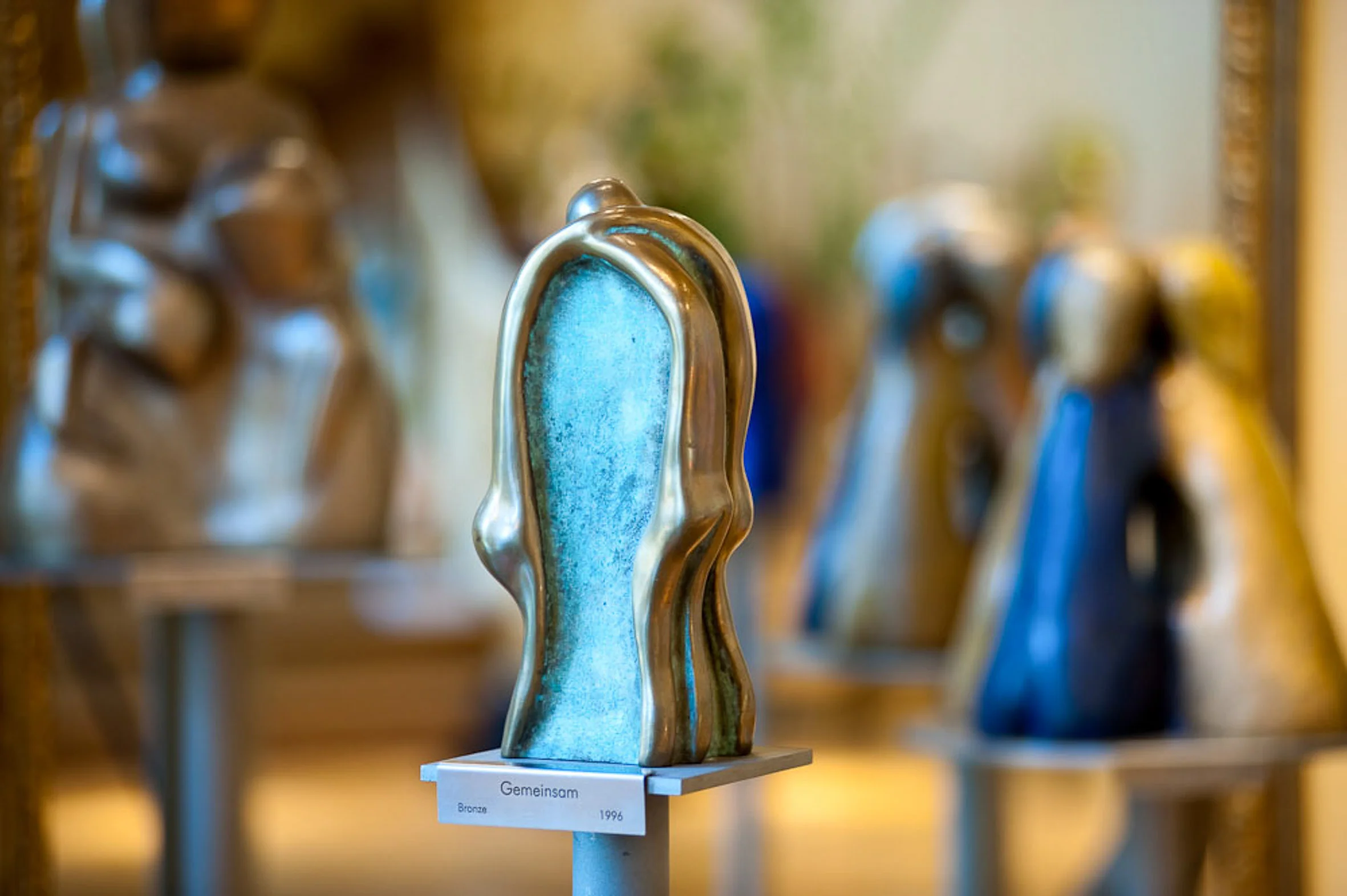Together, bronze, 1996 / Gemeinsam, Bronze, 1996