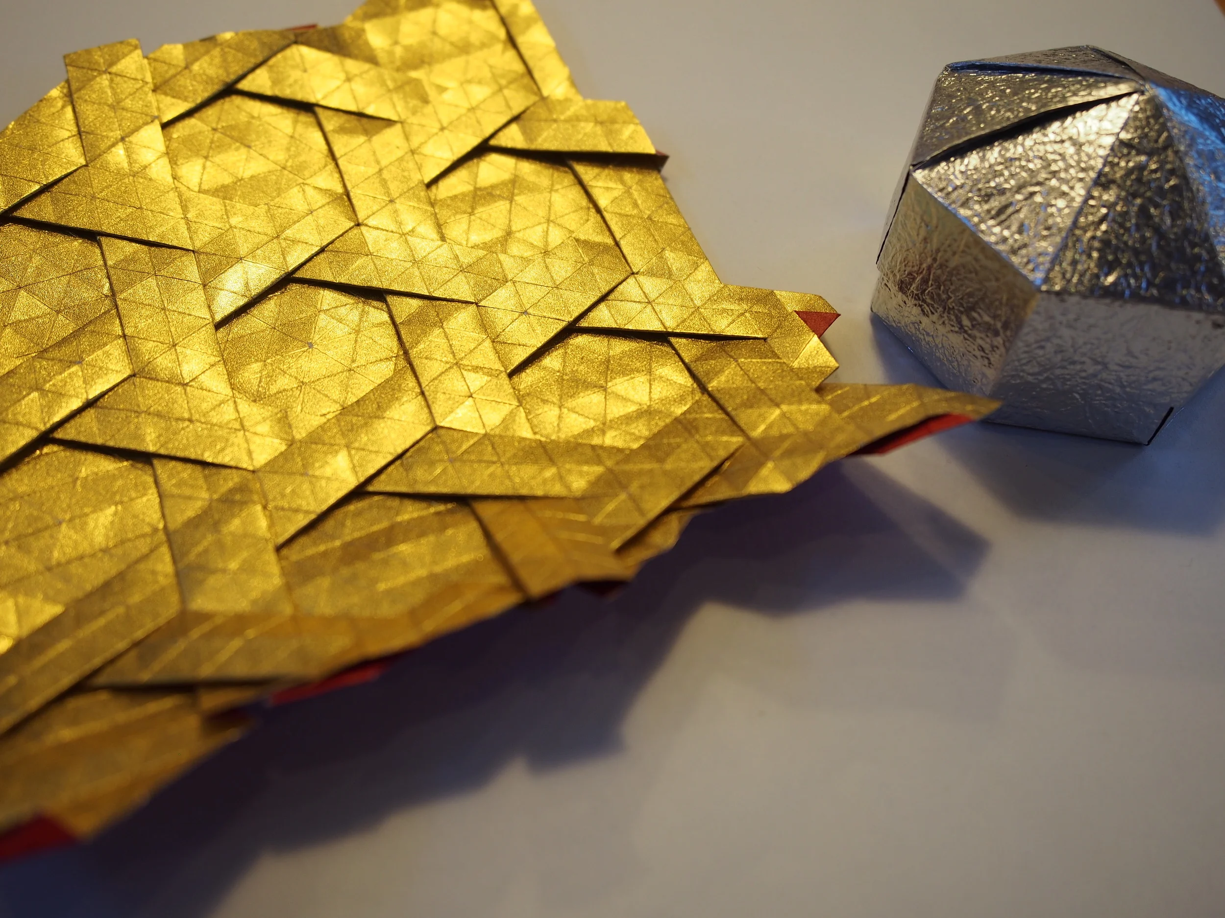 Gold and silver foil paper results in a finished product with a beautiful luster. ©TOKI