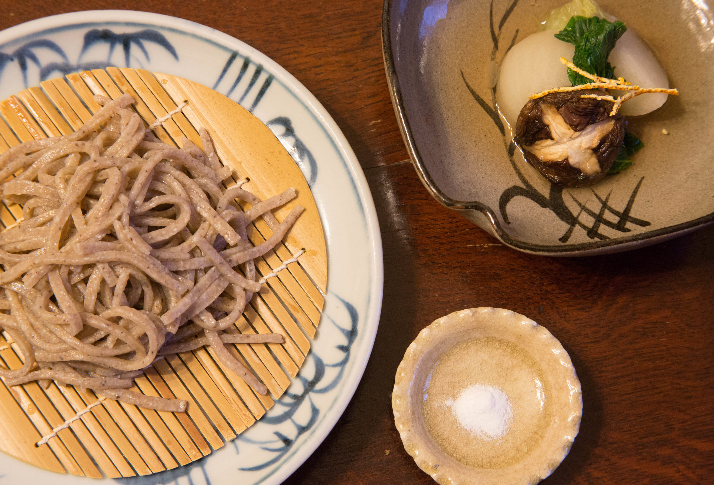 Soba (buckwheat) noodles with a side of nimono (stewed dishes). ©TOKI