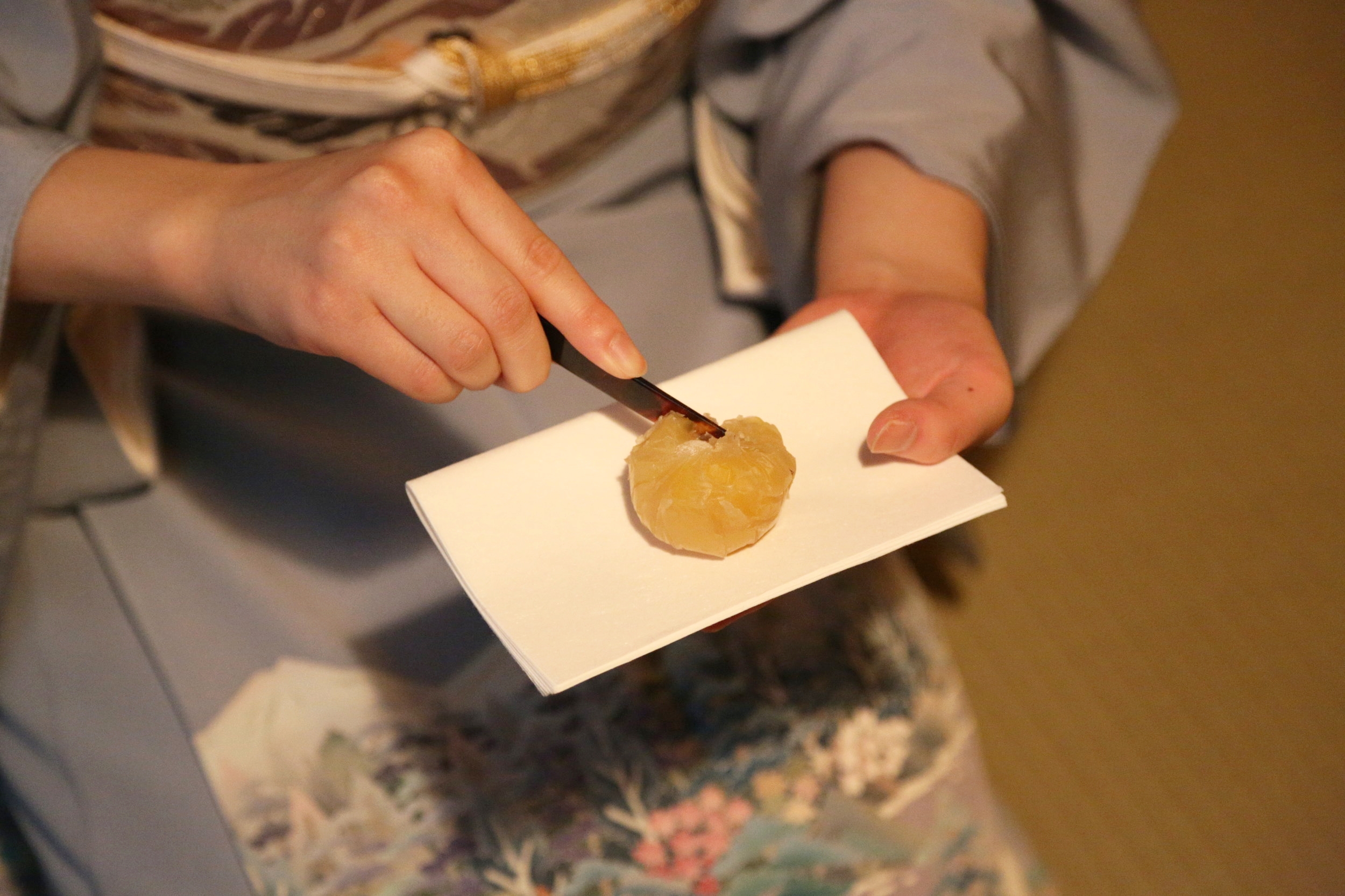 Traditional Japanese sweets, wagashi , are prepared on paper dishes called kaishi. ©TOKI