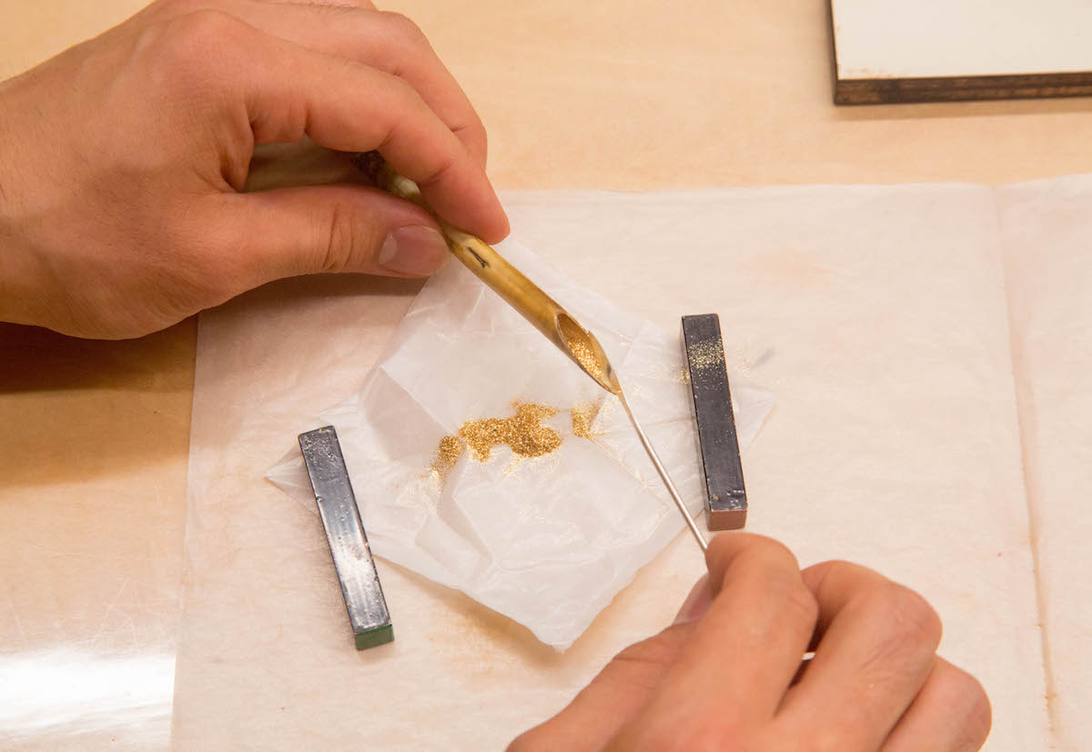 The gold leaf is extremely fine, so care must be taken when decorating.