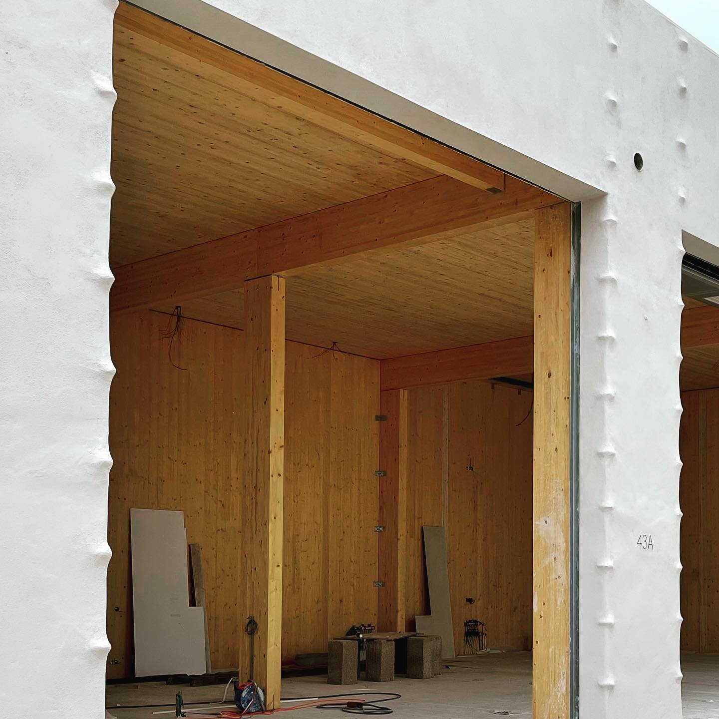 Wrapped or unwrapped? Slowly the tactile skin of the Body Building is becoming visible. More soon!
The Body Building is a radically sustainable building being the first of its kind in NL built from a combination of CLT and hemp lime. Designed as a pe