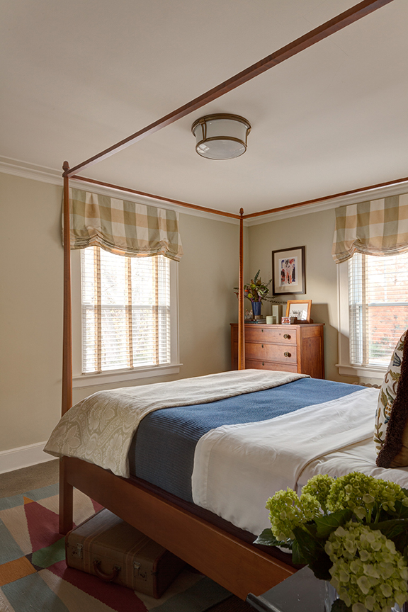 141114_7881_bedroom.jpg