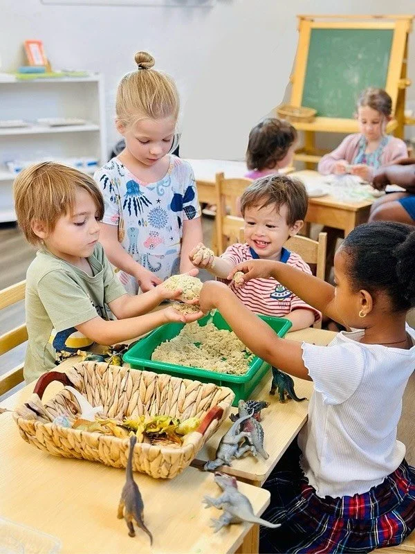 Happy Wednesday from MSOW! We've been enjoying indoor activities to escape the heat outside. ☀️🌞 #montessori #montessorischoolofwashington #msow #summercamp #funactivities #childrenarethefuture❤️