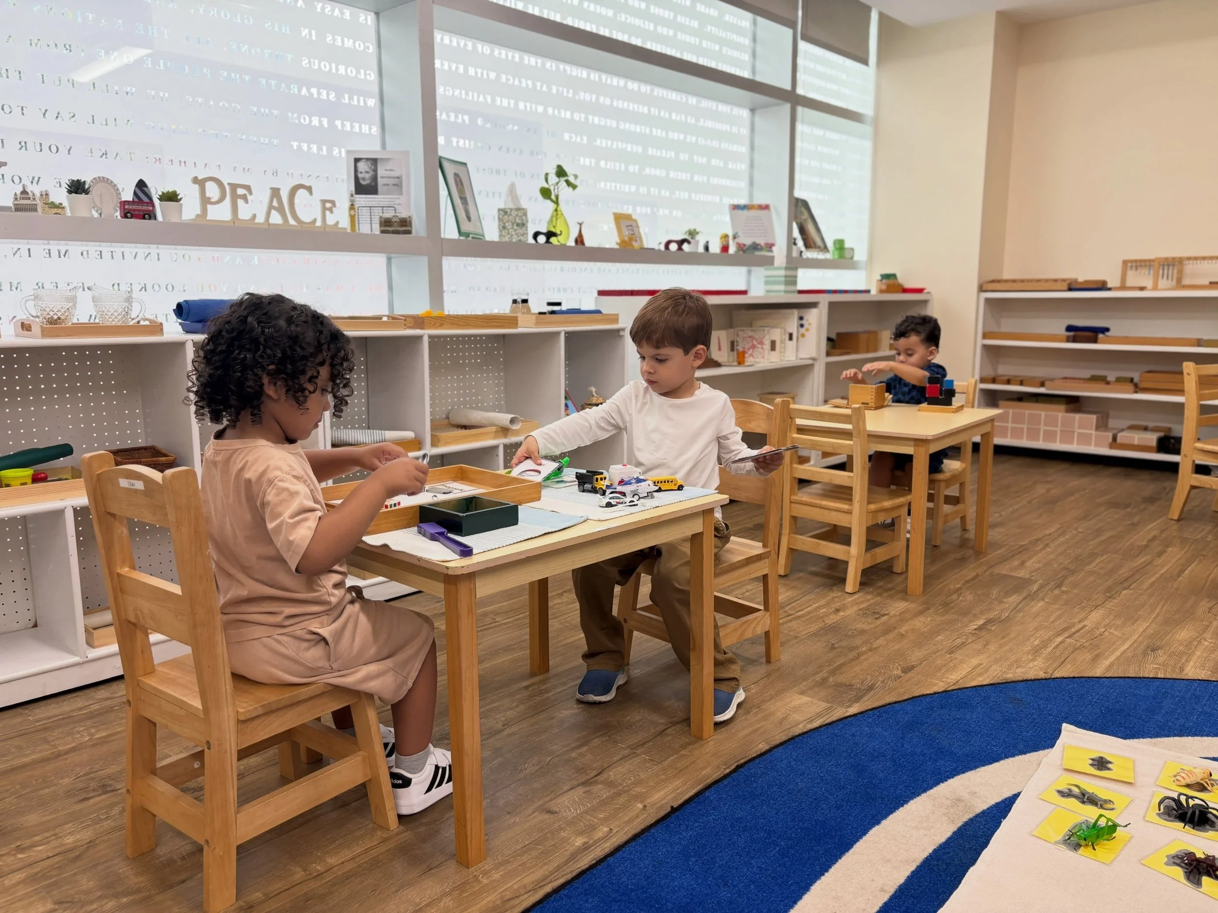 🌻Happy first week of school🌻 We are thankful for days like this! #kidsatwork #montessori #montessorischoolofwashington #msow #childrenarethefuture❤️