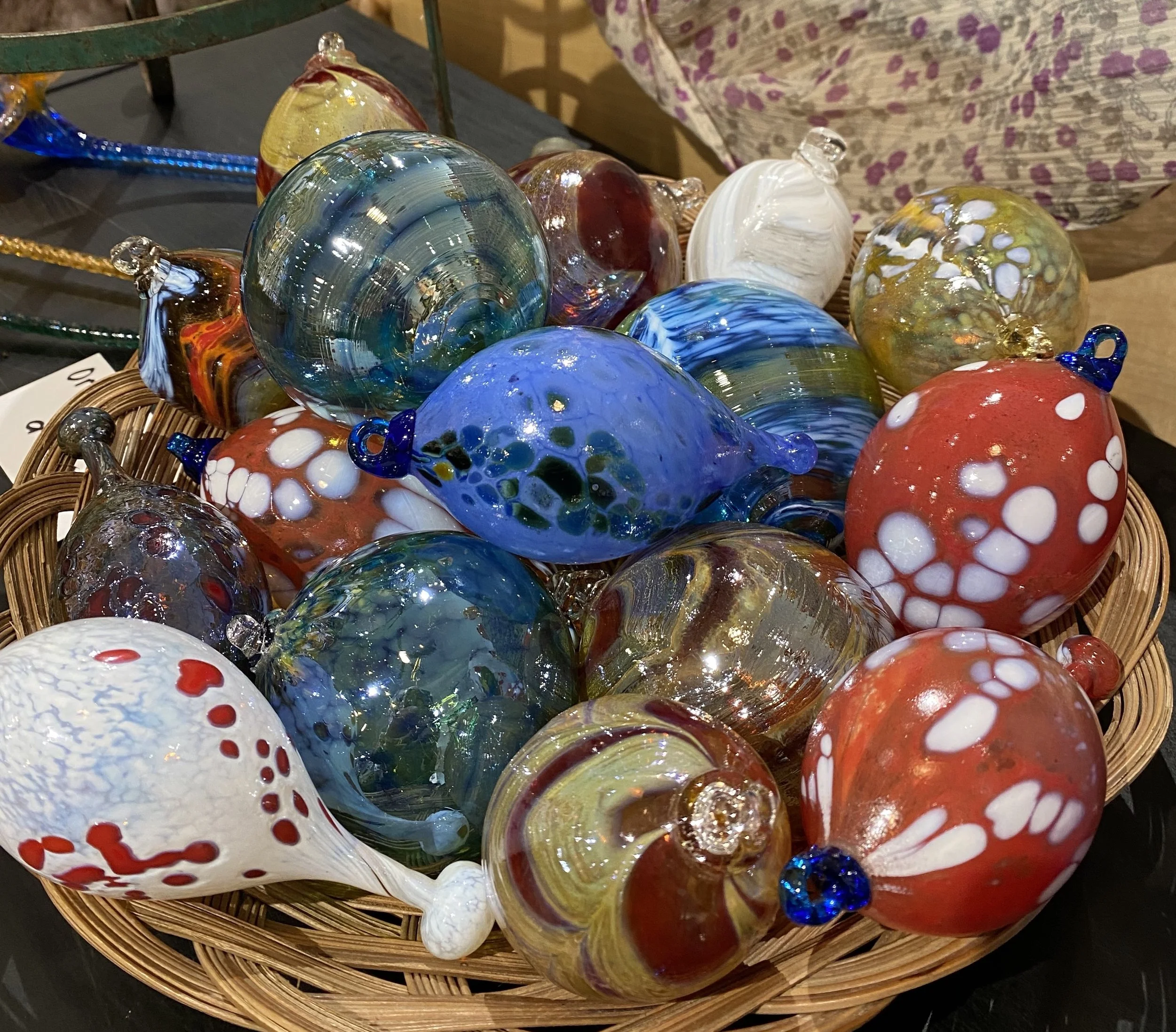 The Jewel that Keeps on Shining...Featured artists Jan Thomas and Cameron Smith