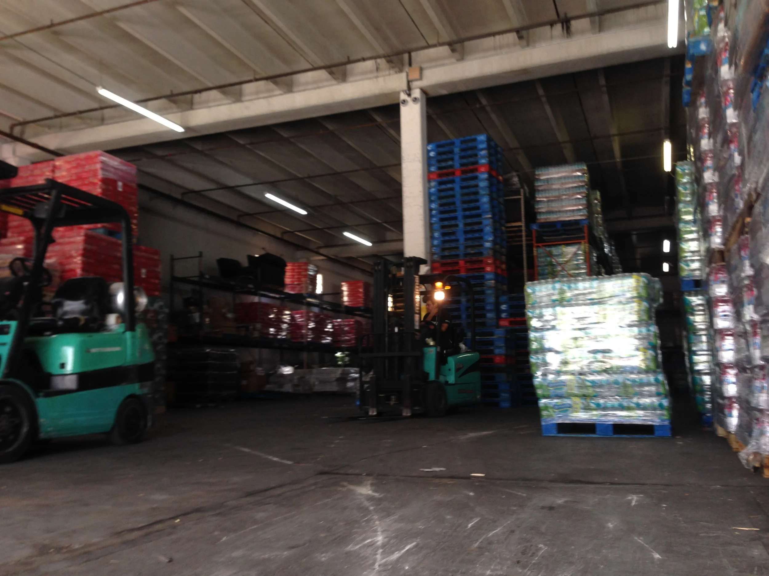 L And R Distributors - c6msyya