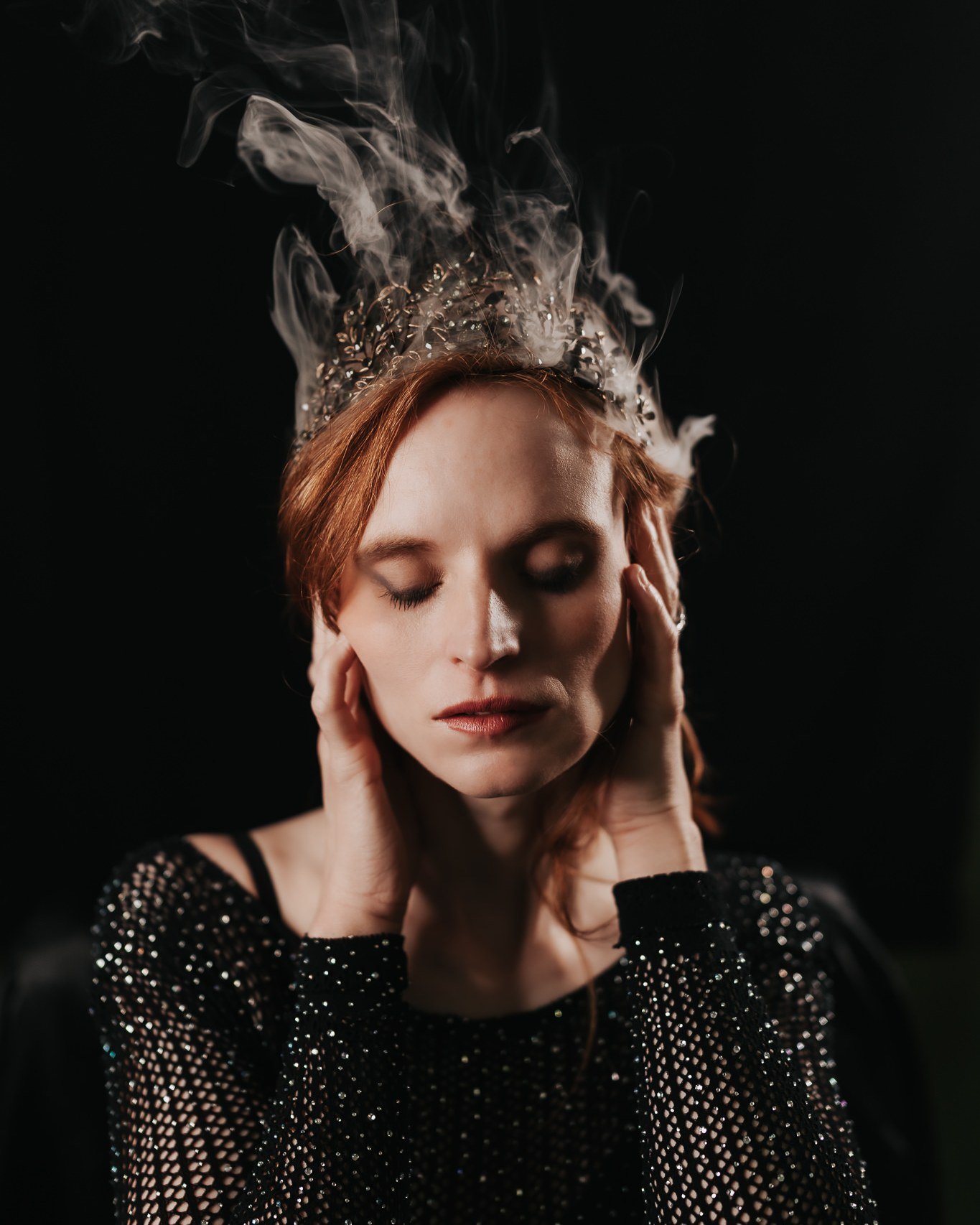Crown of Smoke feels like it should be a romantasy book title 👑

Portrait experiments with Alexis @lumos405