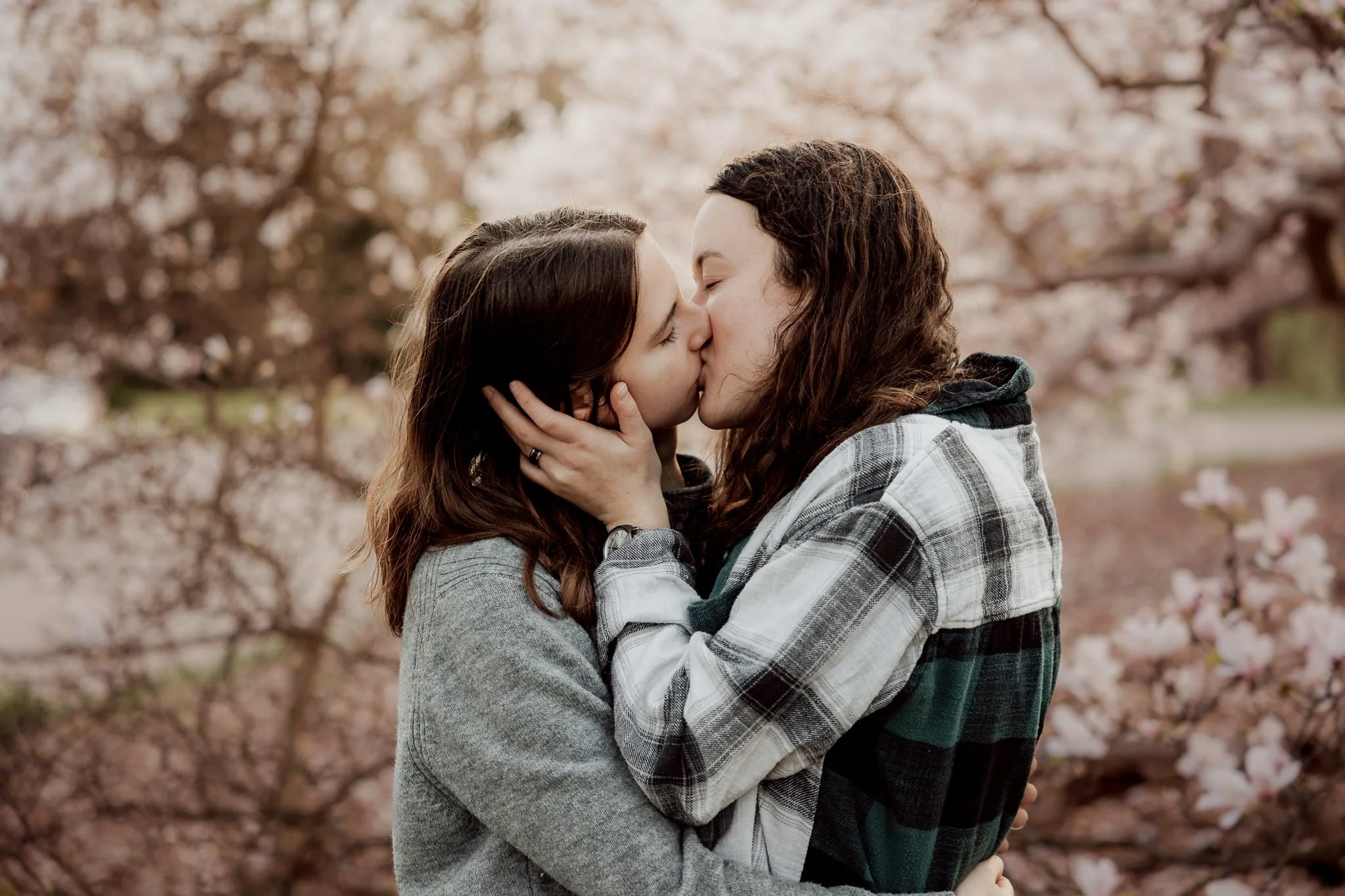 Spring Engagement Photography in Cincinnati | Alexa and Caity