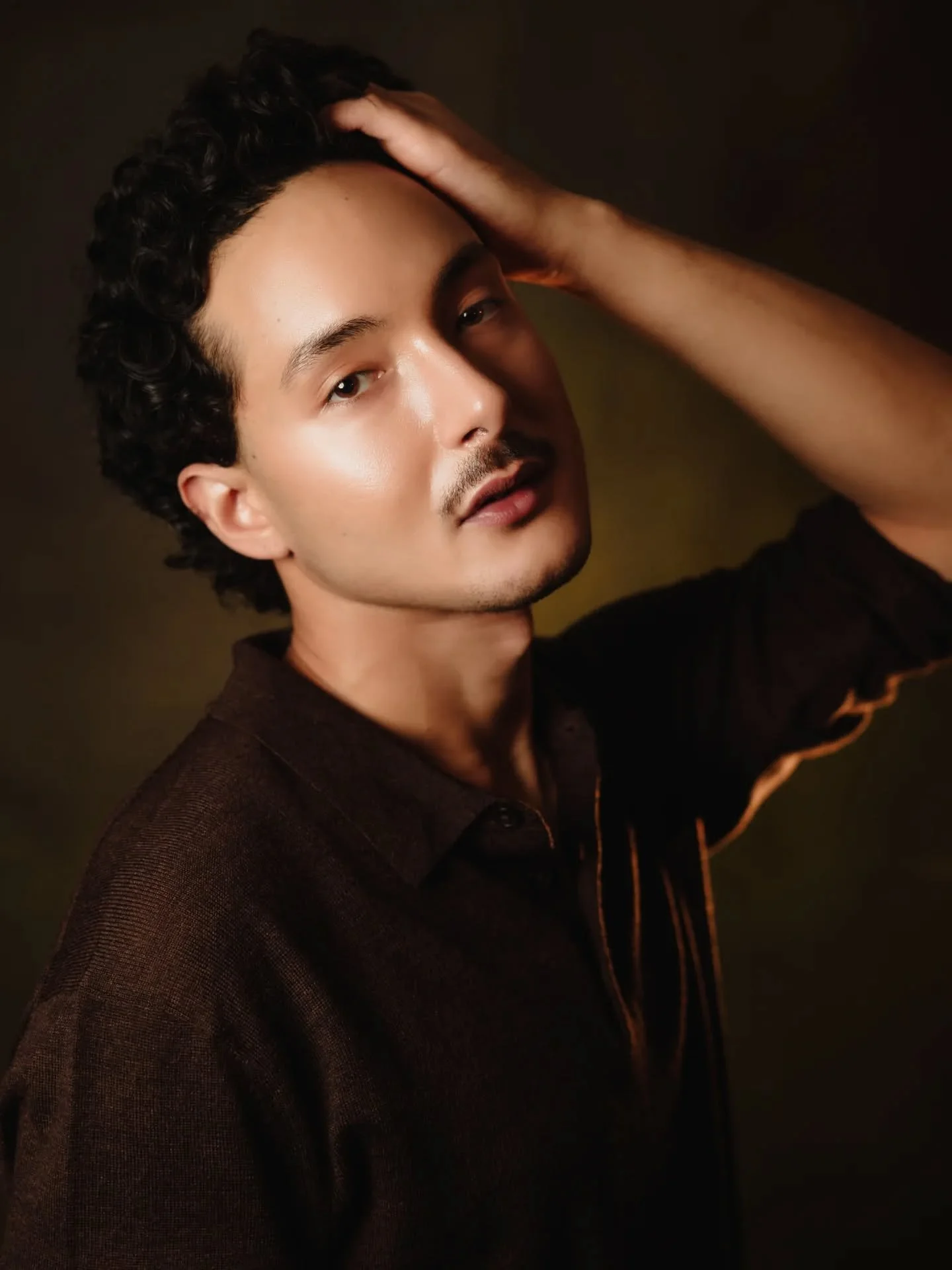 What happens when you start with a headshot photo session and end up getting all Baroque with it... 

Tai is such a fantastic person to photograph, and he embraced my Caravaggio inspiration for these portraits! 

Edited with @archipelagopresets Light
