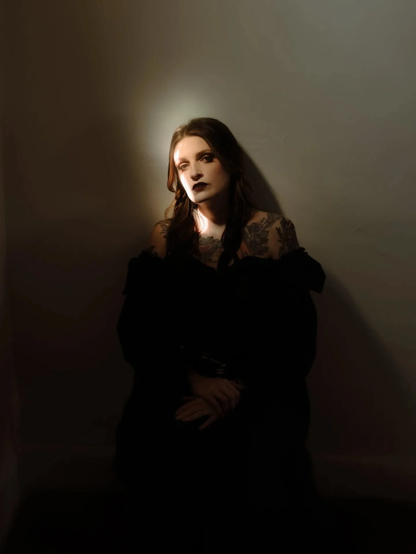 Some dark and atmospheric portraits for @thecharmedone_x with a Gothic/medieval vibe. Lucky we got some incredible light in the little castle at Yew Dell. ⚔️🏰