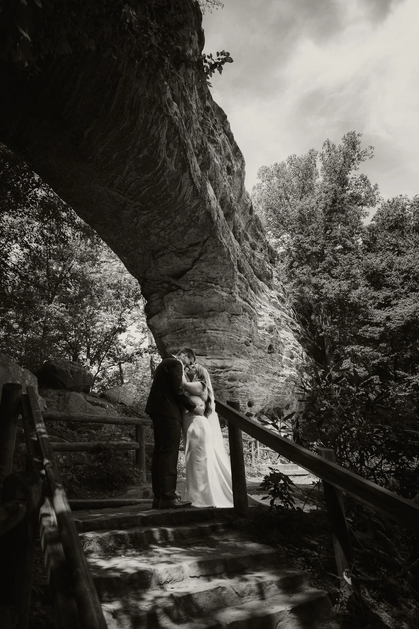 elopement-photography-at-natural-bridge-red0river-gorge_lo_res-1.jpg