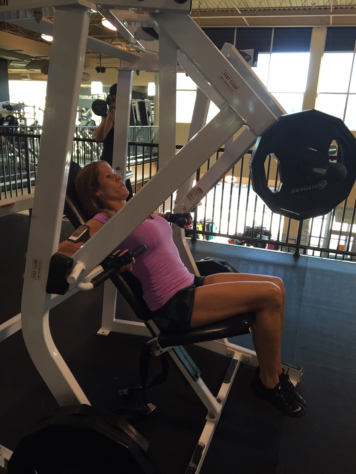 Hammer Strength Incline is becoming one of my favorites on chest day. 