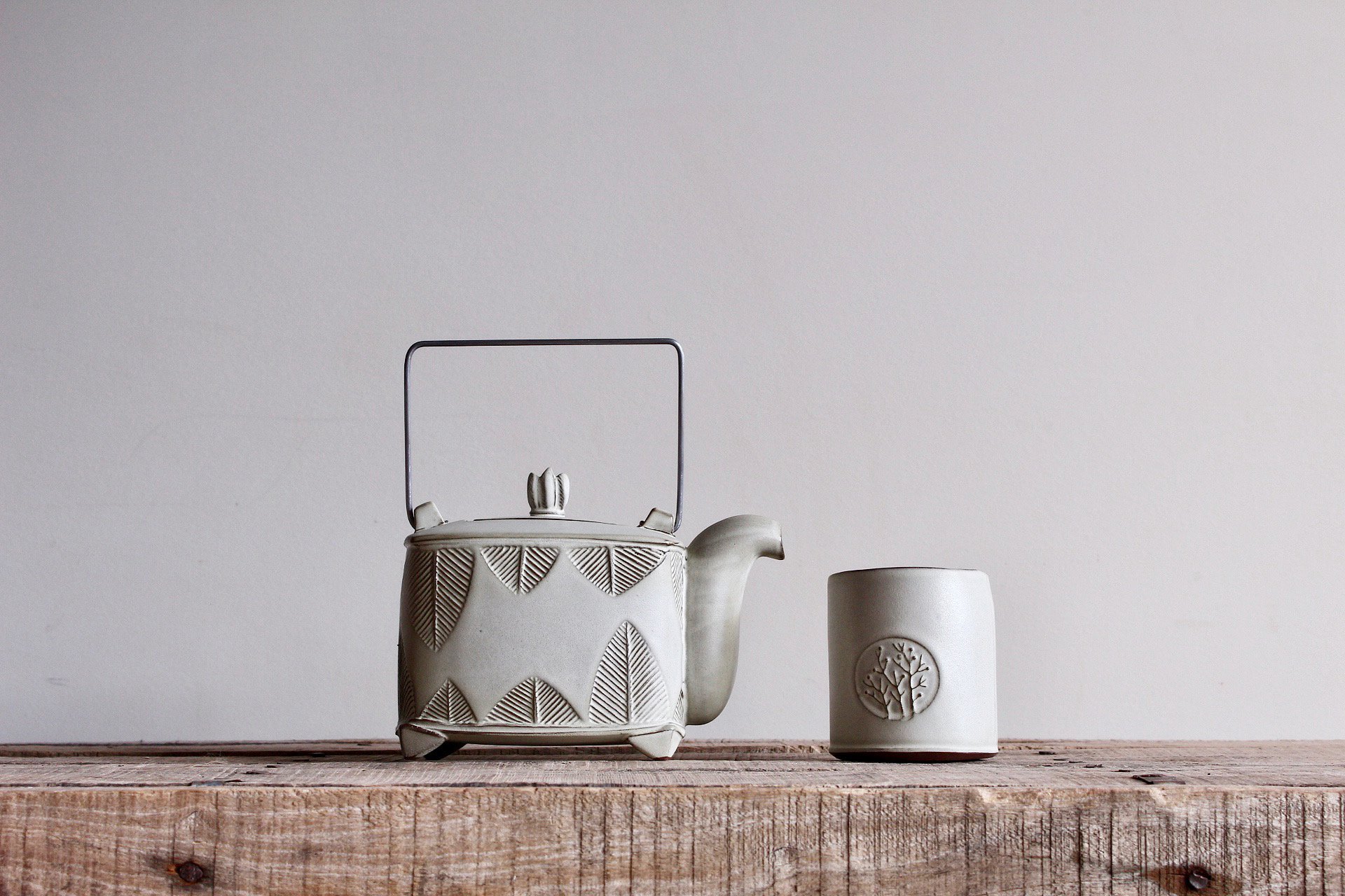 PIKE02 Teapot and Cup in Bone.jpg