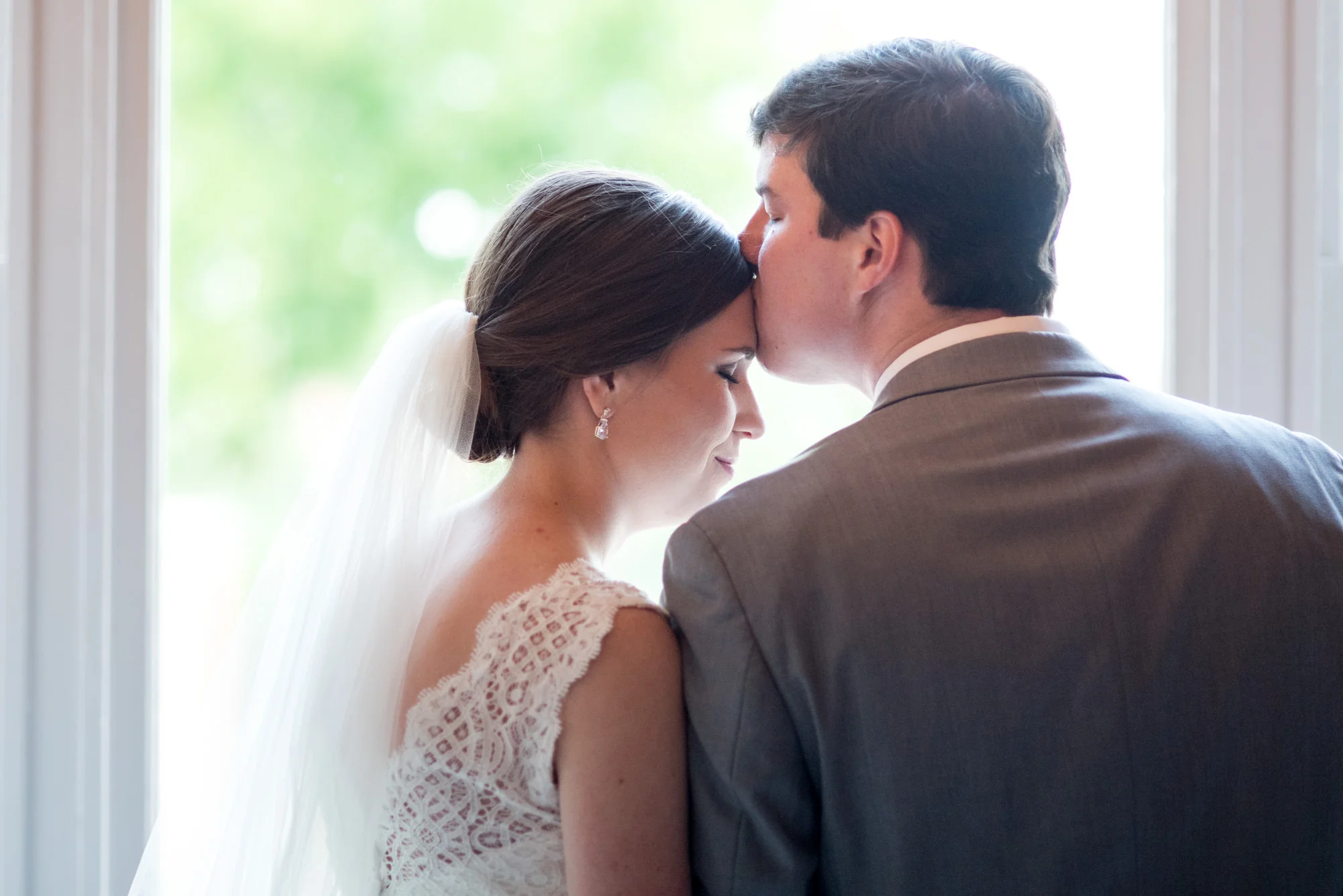 Athens-wedding-photography-kiss.jpg