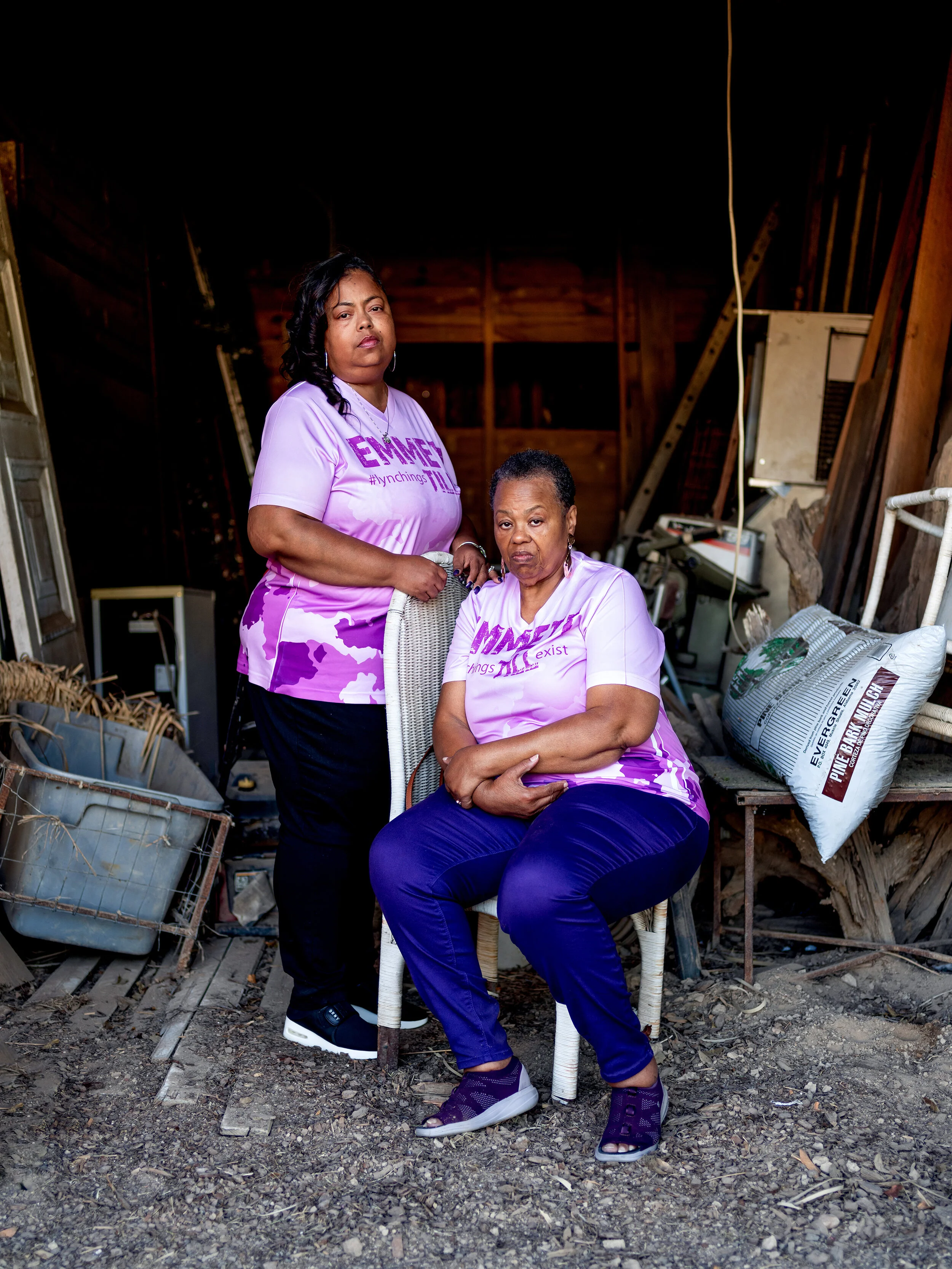  Till’s cousins, Airickca Gordon-Taylor and her mother Ollie at the seed barn where Emmett Till was lynched in 1955. 