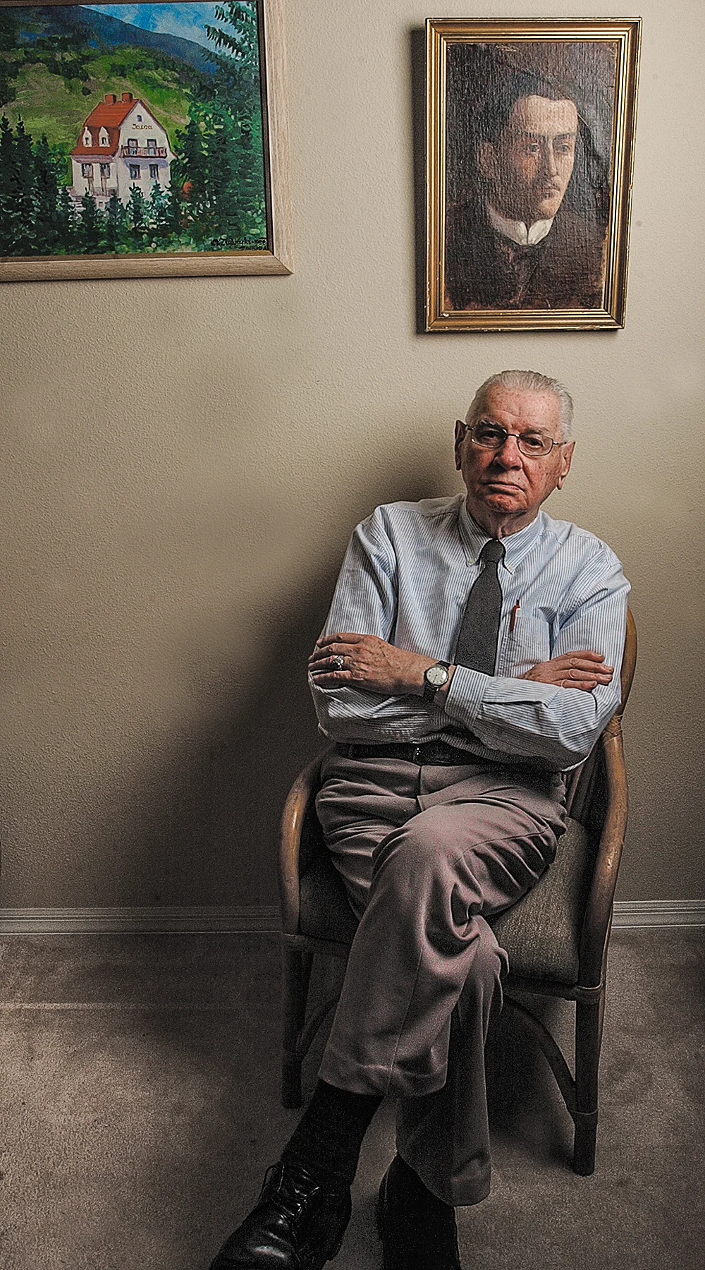  Bill Zielinski, 91, sits under paintings of his father and house in Poland while at his home in St. Augustine on Saturday, April 10, 2005. Zielinski, six years older than Pope John Paul II, lived about 3 blocks from him in the home town, Wadowice, P