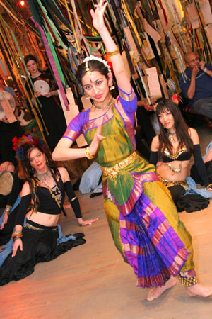 January 8th 2005 - "Love Your Tree" event by the V-Day project with guest artist, Sonali Shroff, Classical Indian Bharanatyam dancer.