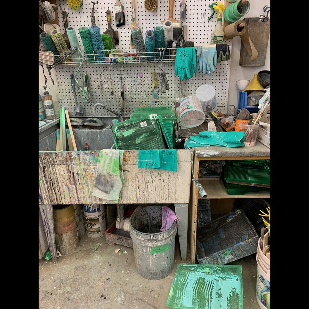 McWood's Spring Colour Forecast: Go GREEN!
Our paint dept pre and post renovation sink area.
#green #scenicpainting #greenpaint #greencabinets #analogous #vert