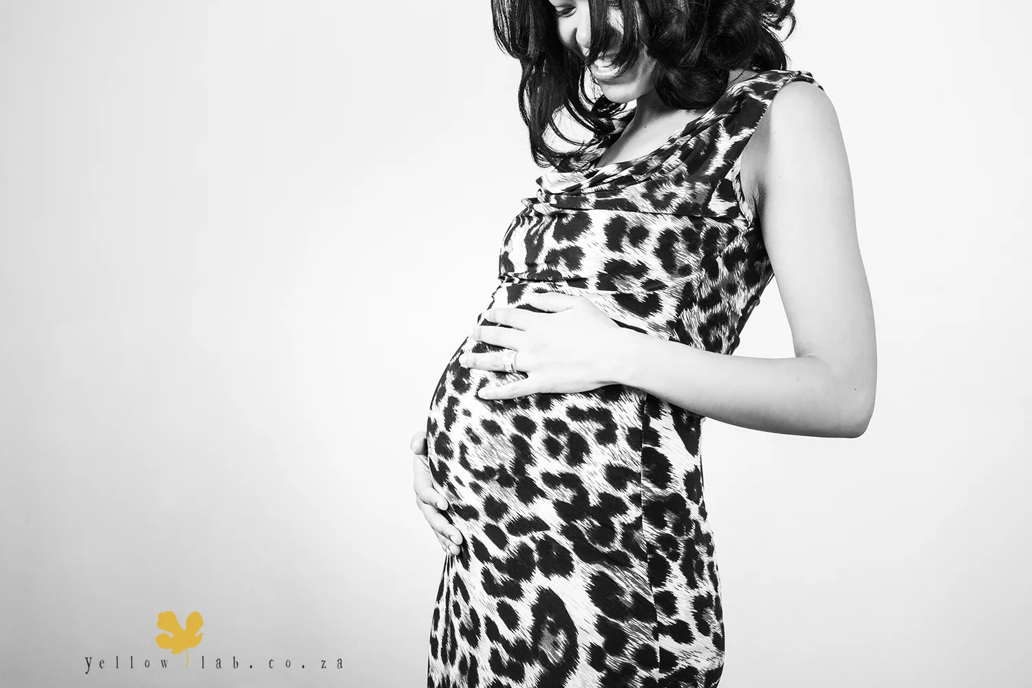 Maternity photo by www.yellowlab.co.za