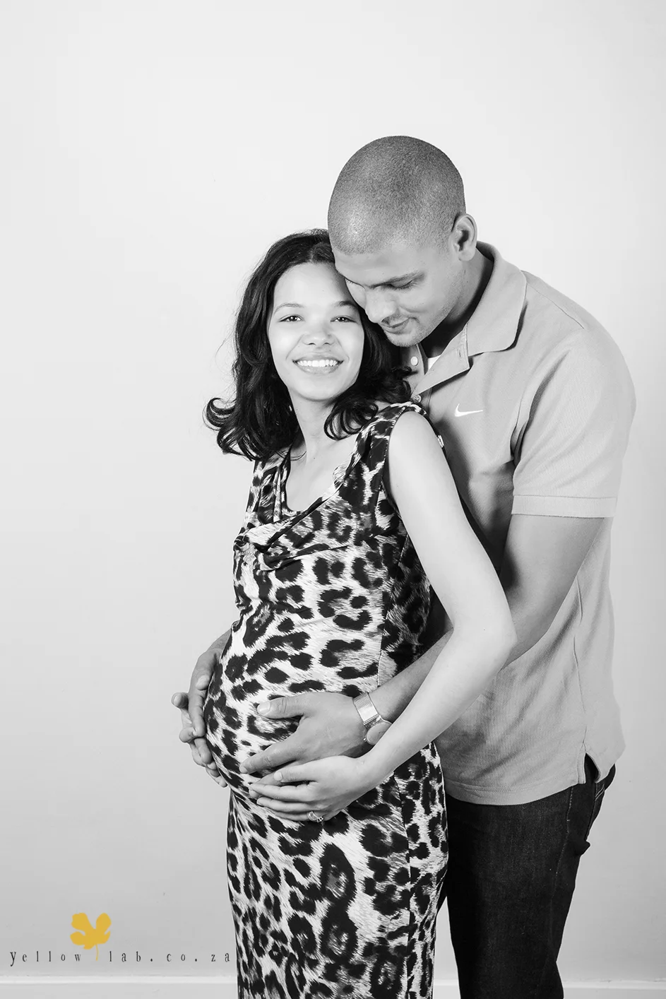 Maternity photo by www.yellowlab.co.za