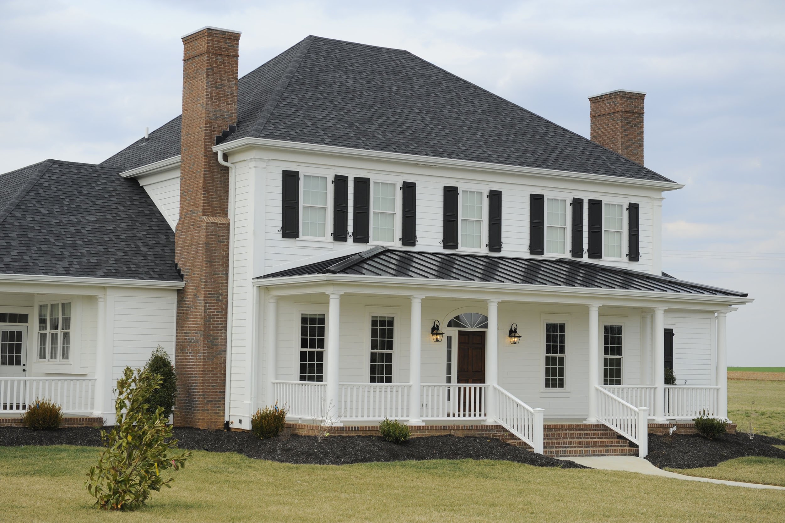 custom home builder-porch-white house-open floor plan.JPG