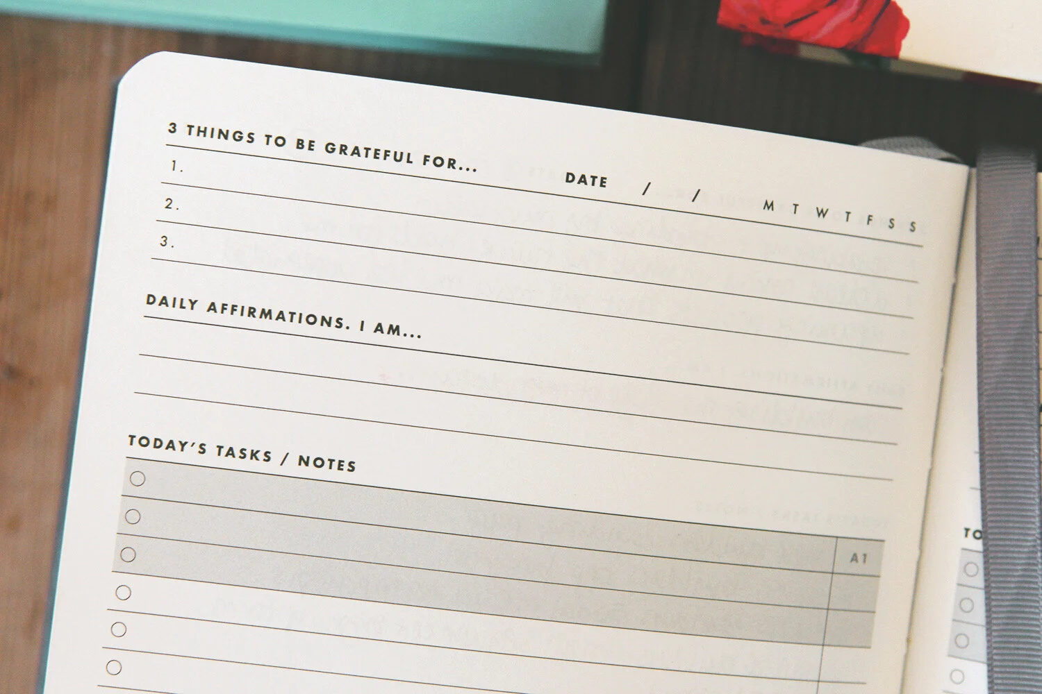 PLANNERS 2020 Mal Paper Celine Navarro 04.JPG