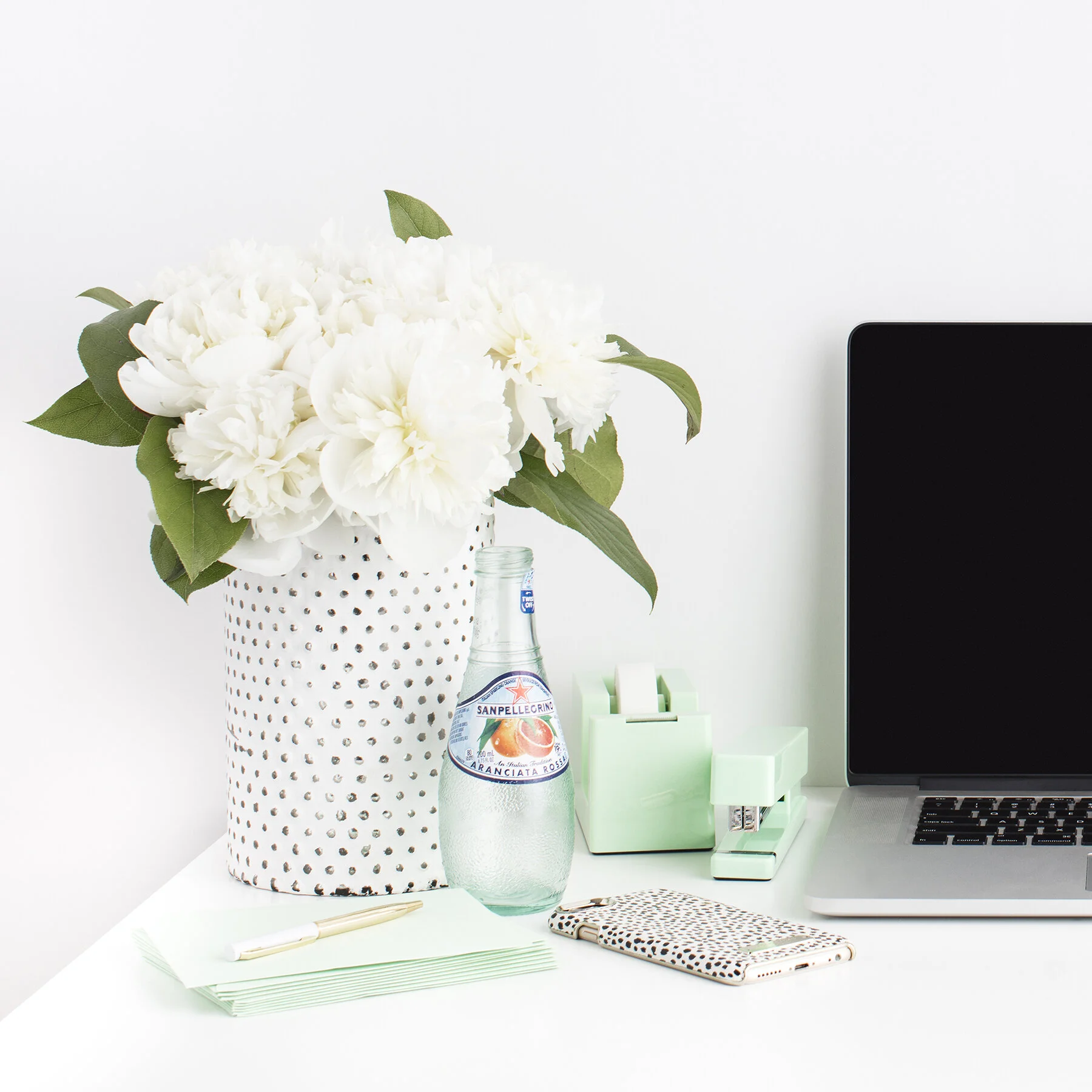 Mint-Green_Social-Squares_Styled-Stock_01190.jpg