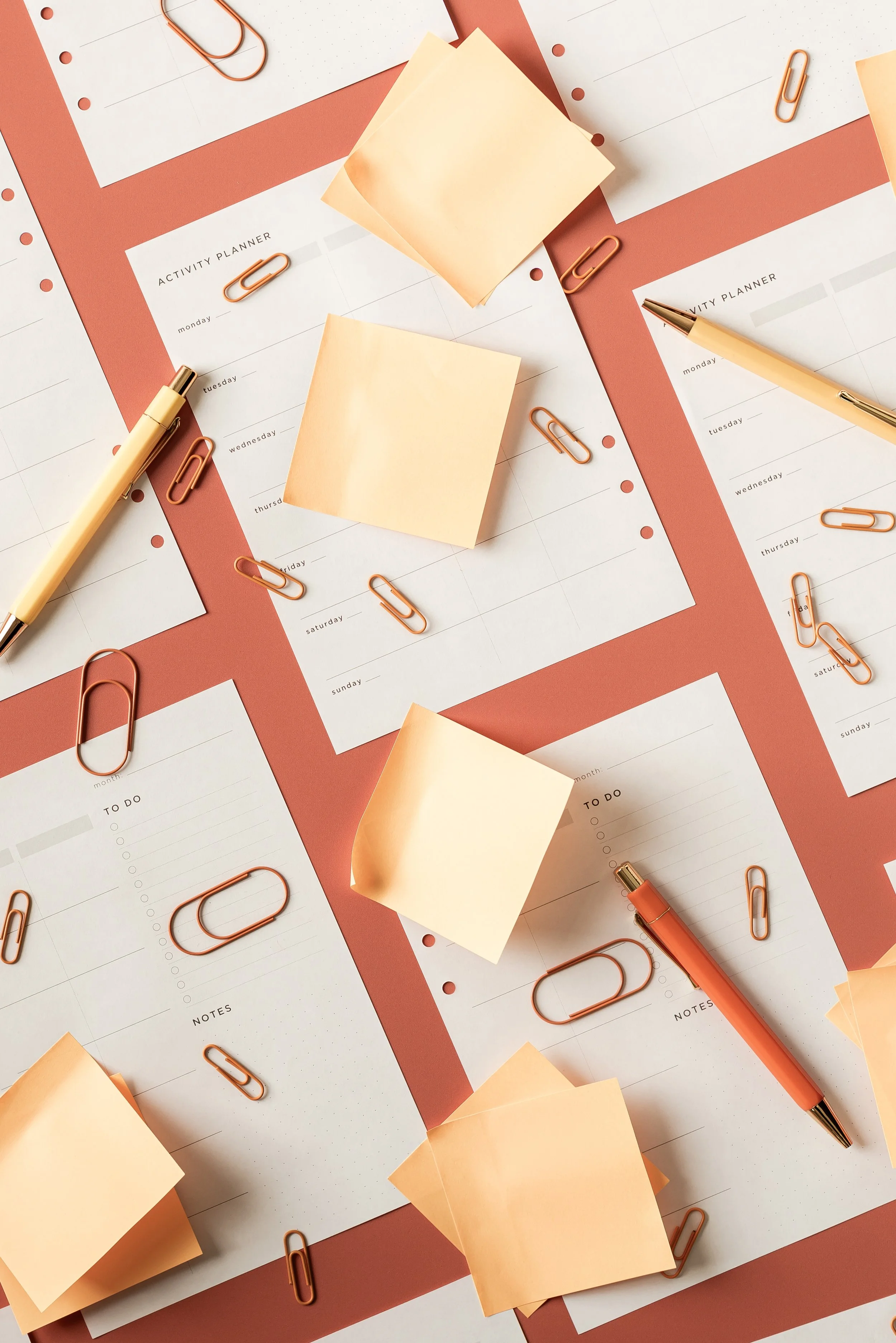 From Chaos to Clarity: The Magic of Notion &amp; Paper Planning