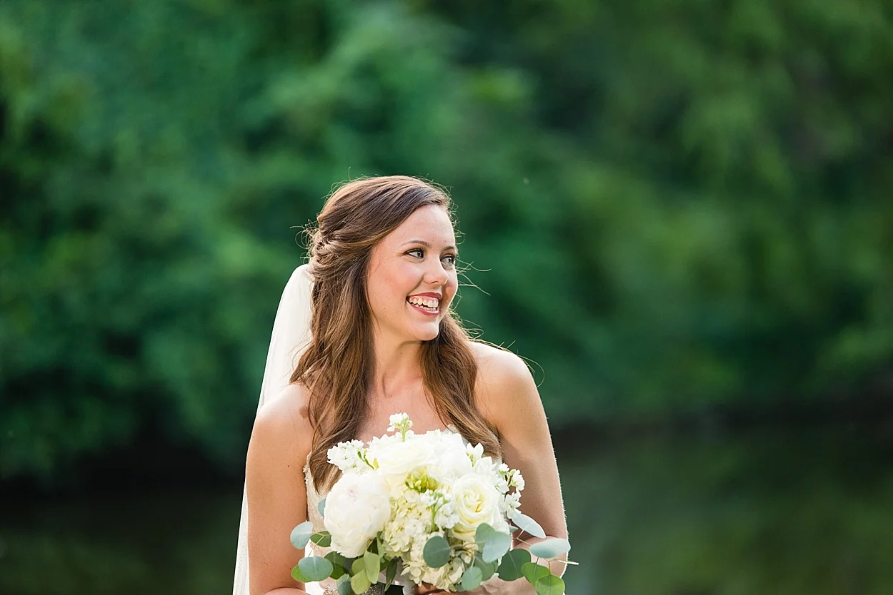 lakeside-park-bridal-photos-17.jpg