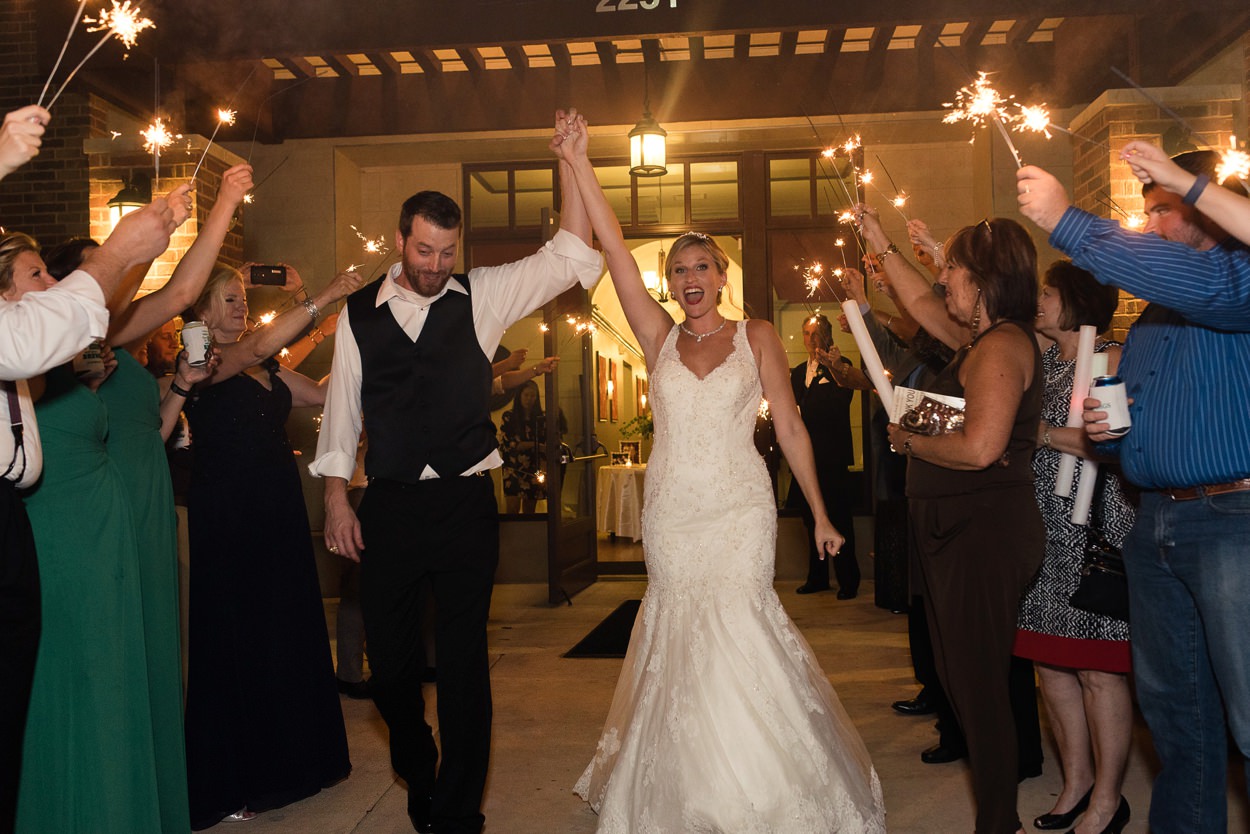 noahs-event-venue-richardson-wedding_0109.jpg
