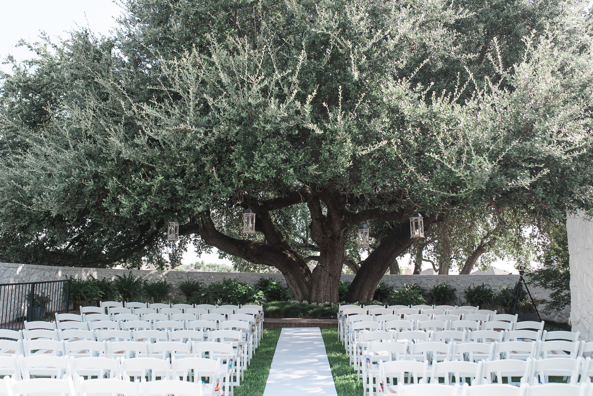stonegate mansion outdoor wedding