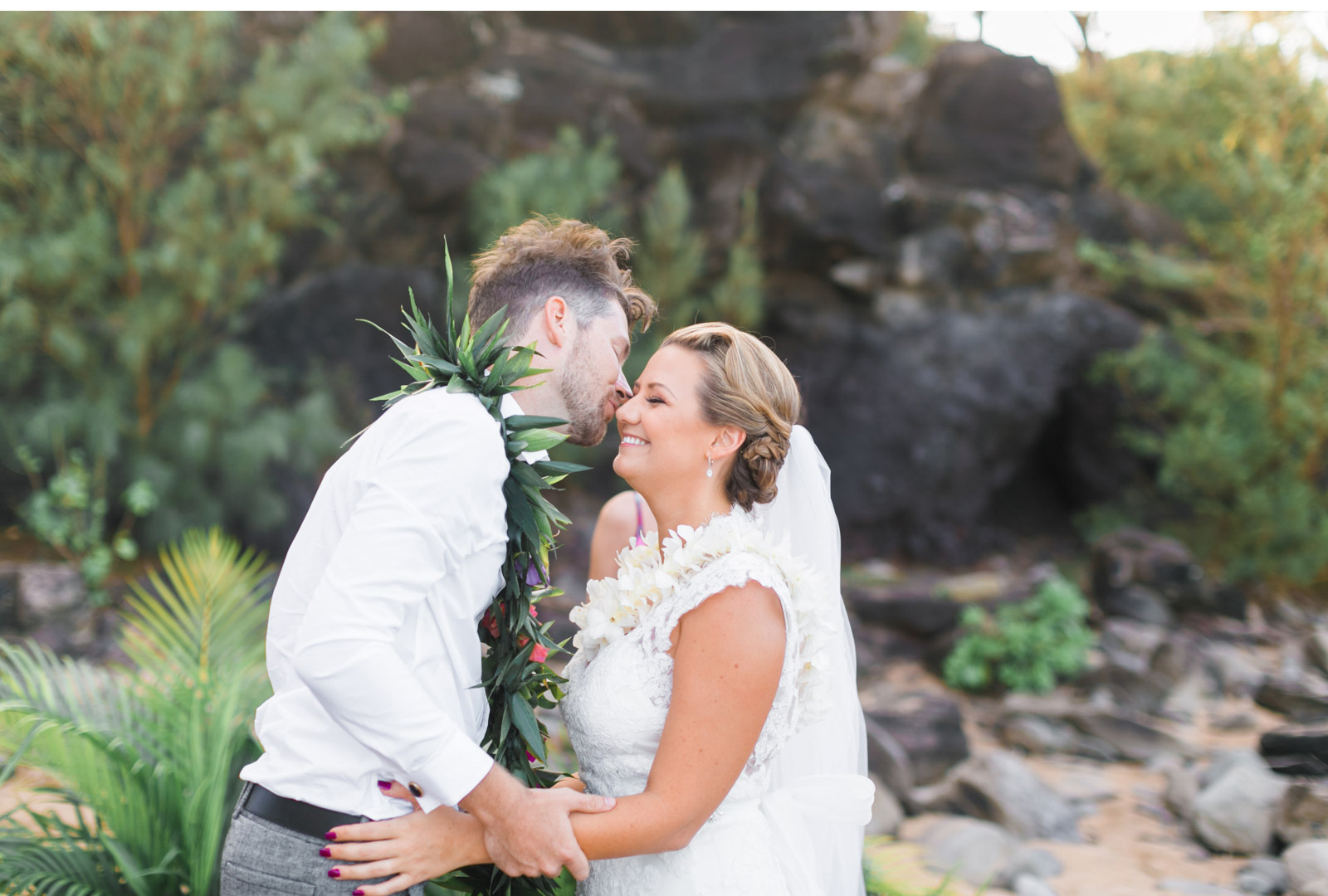 Natalie-Schutt-Photography---Maui-Elopement-Photographer_01.jpg