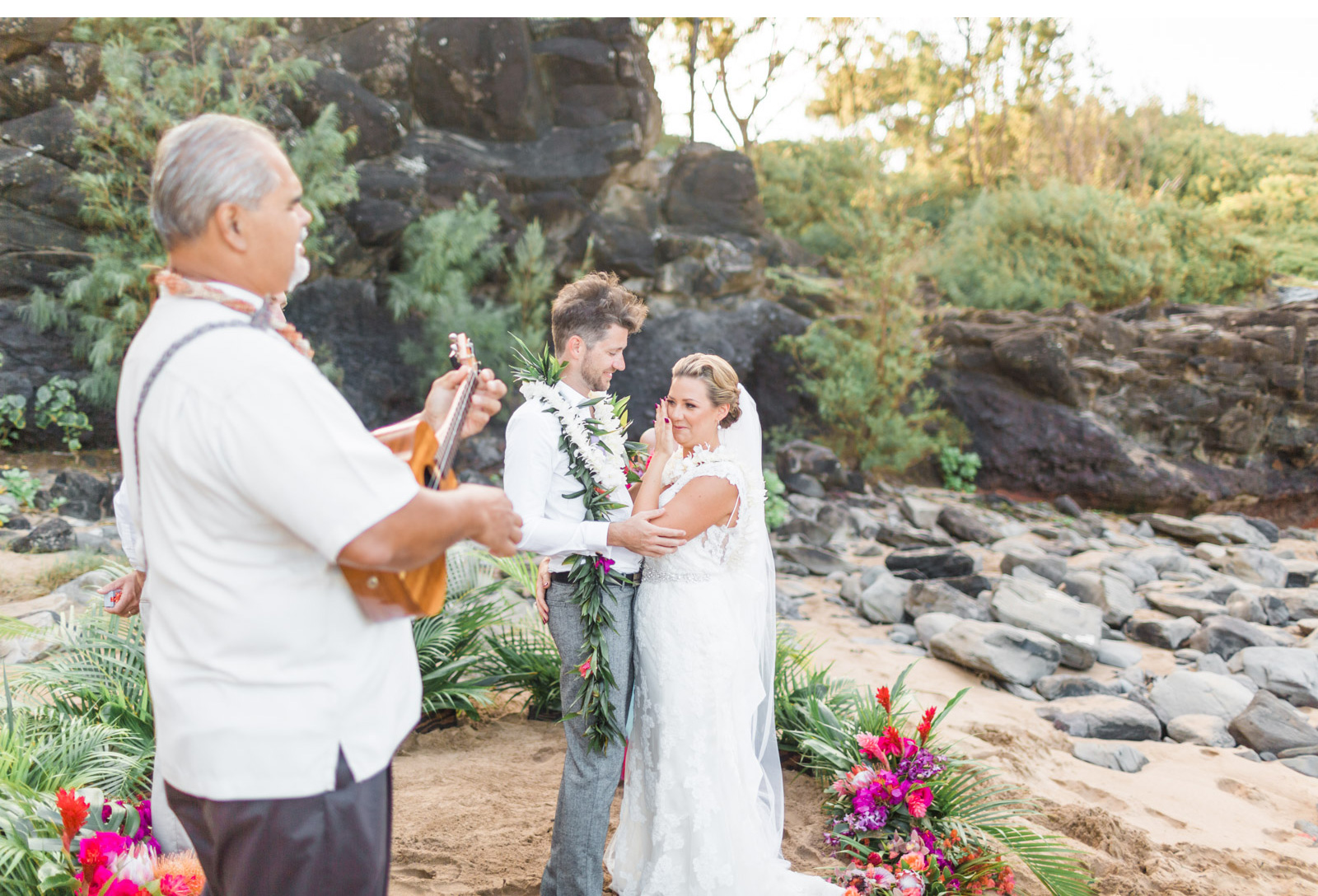 Natalie-Schutt-Photography---Maui-Elopement-Photographer_04.jpg