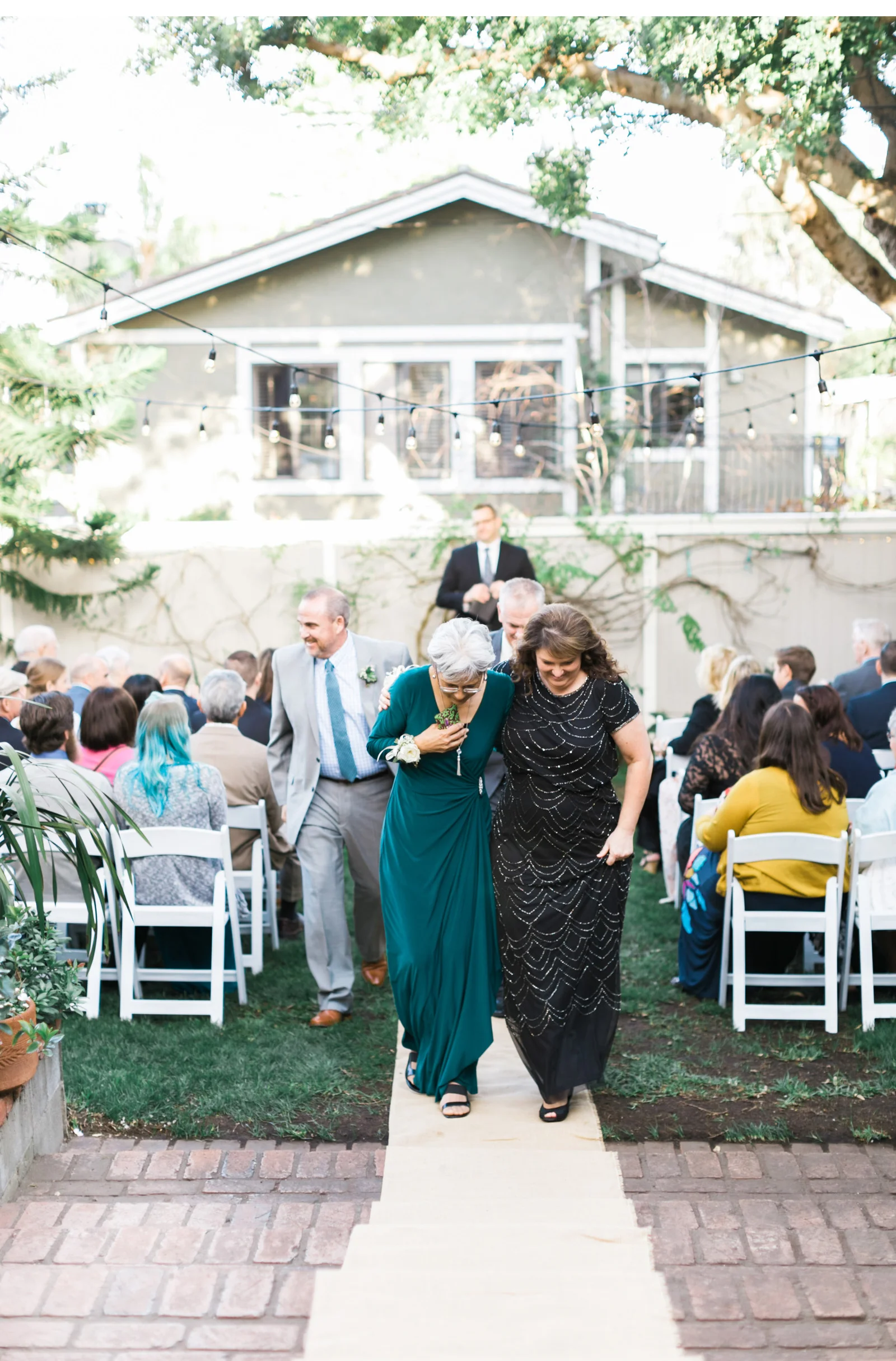 Dougher-Backyard-Wedding_04.jpg