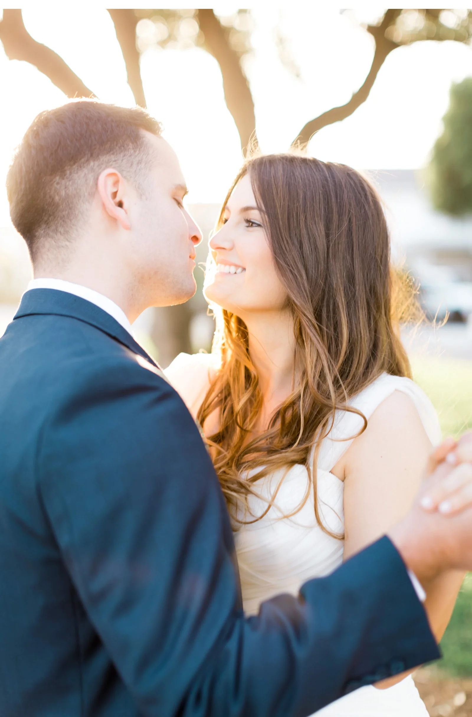 Manhattan-Backyard-Wedding-Natalie-Schutt-Photography_01_03.jpg