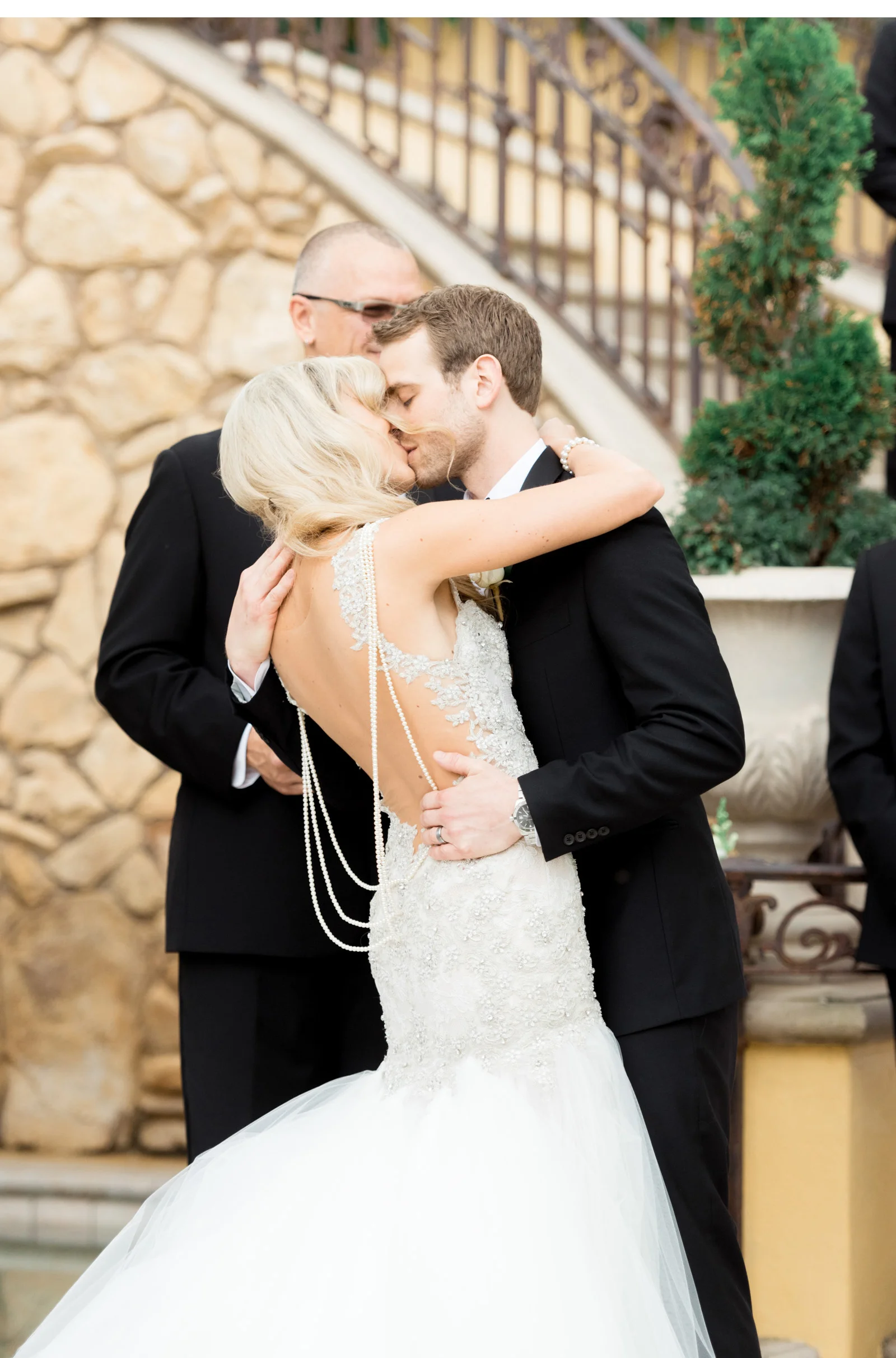 Style-Me-Pretty-Vineyard-Wedding-Natalie-Schutt-Photography_03.jpg
