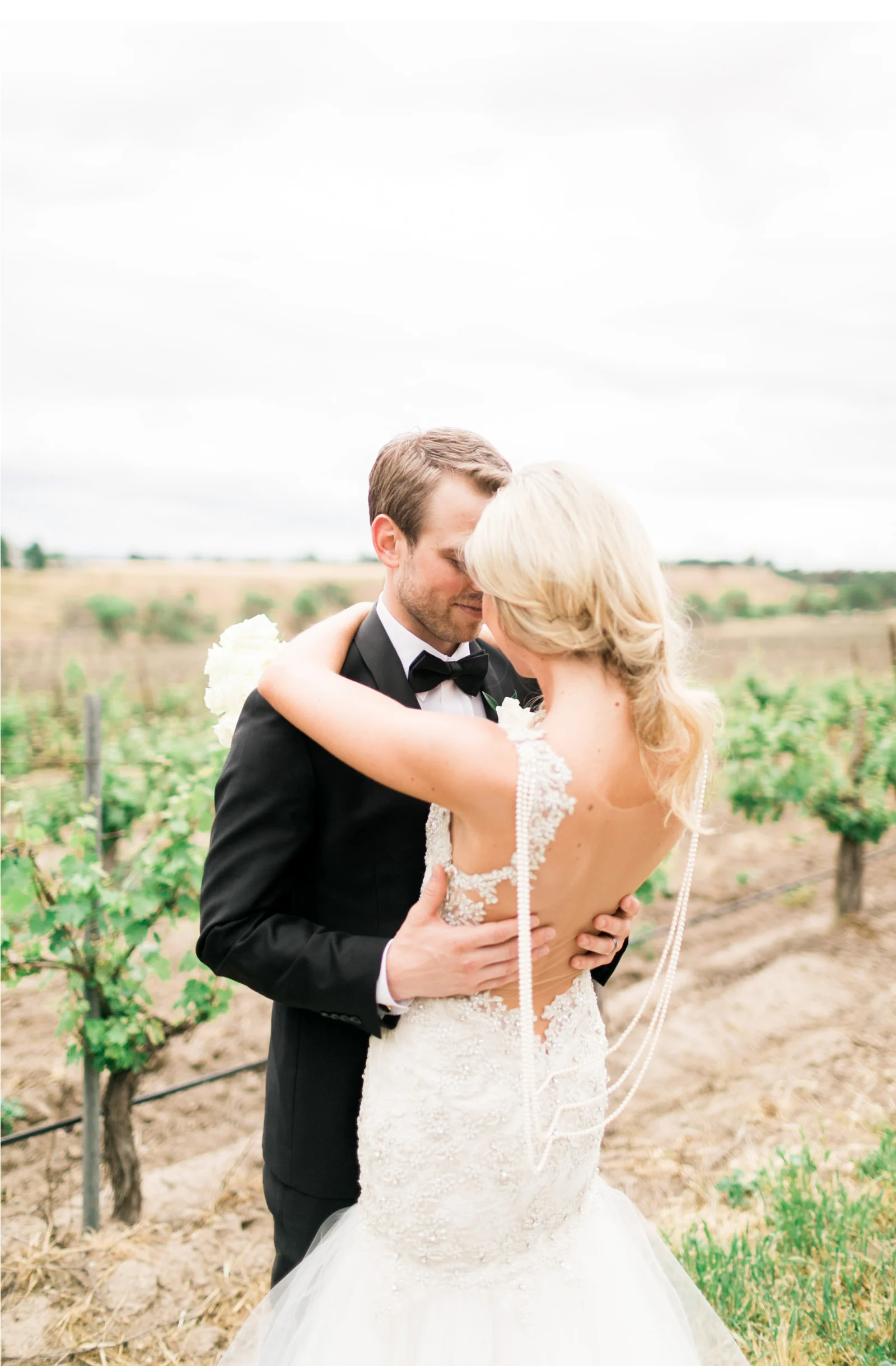 Style-Me-Pretty-Vineyard-Wedding-Natalie-Schutt-Photography_12.jpg
