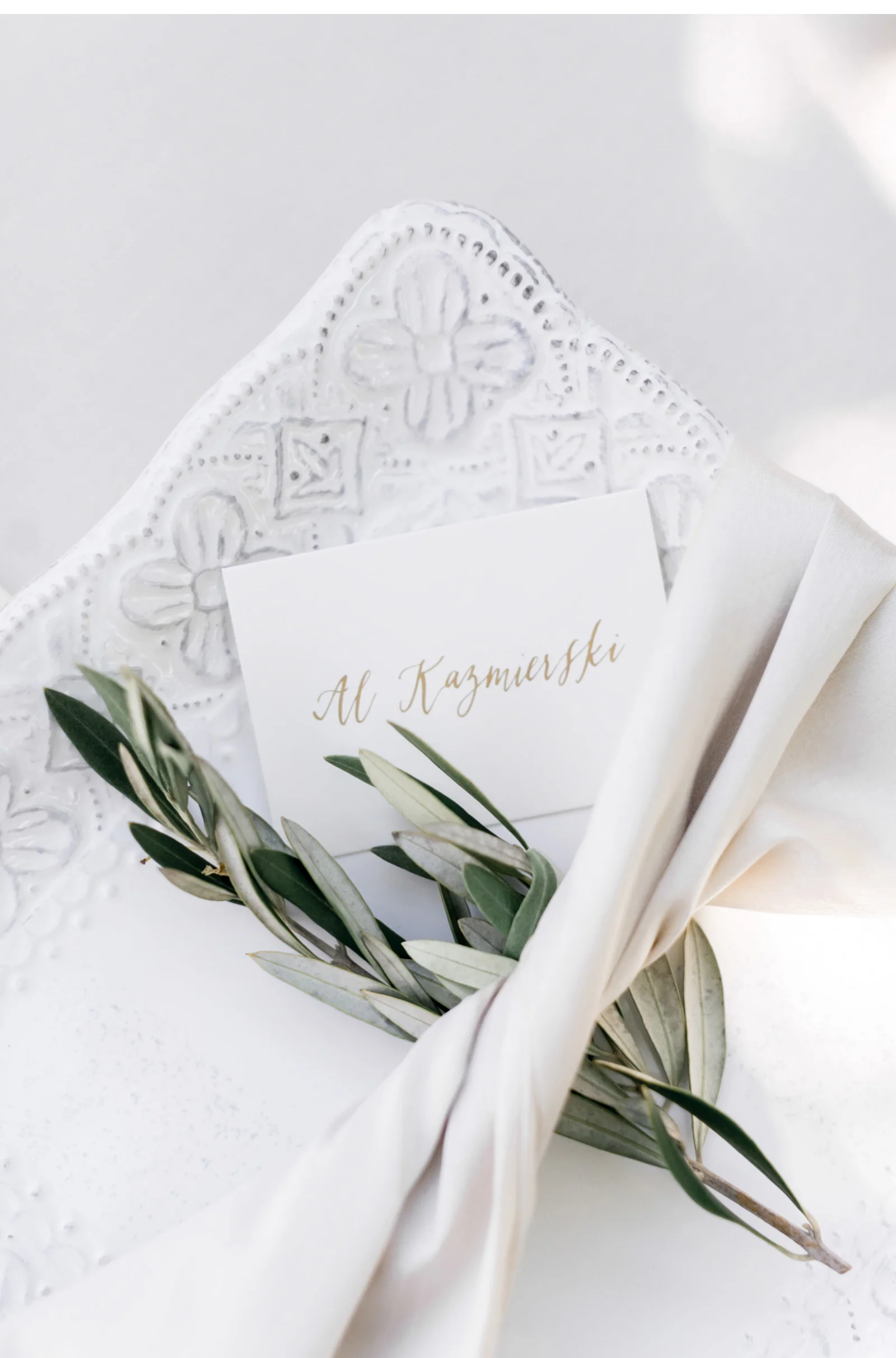 Style-Me-Pretty-Mission-San-Juan-Capistrano-Wedding-Natalie-Schutt-Photography_03.jpg
