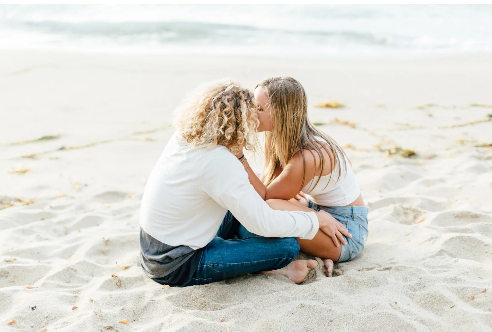 Natalie-Schutt-Photography-California-Surf-Style-Me-Pretty-Wedding_02.jpg