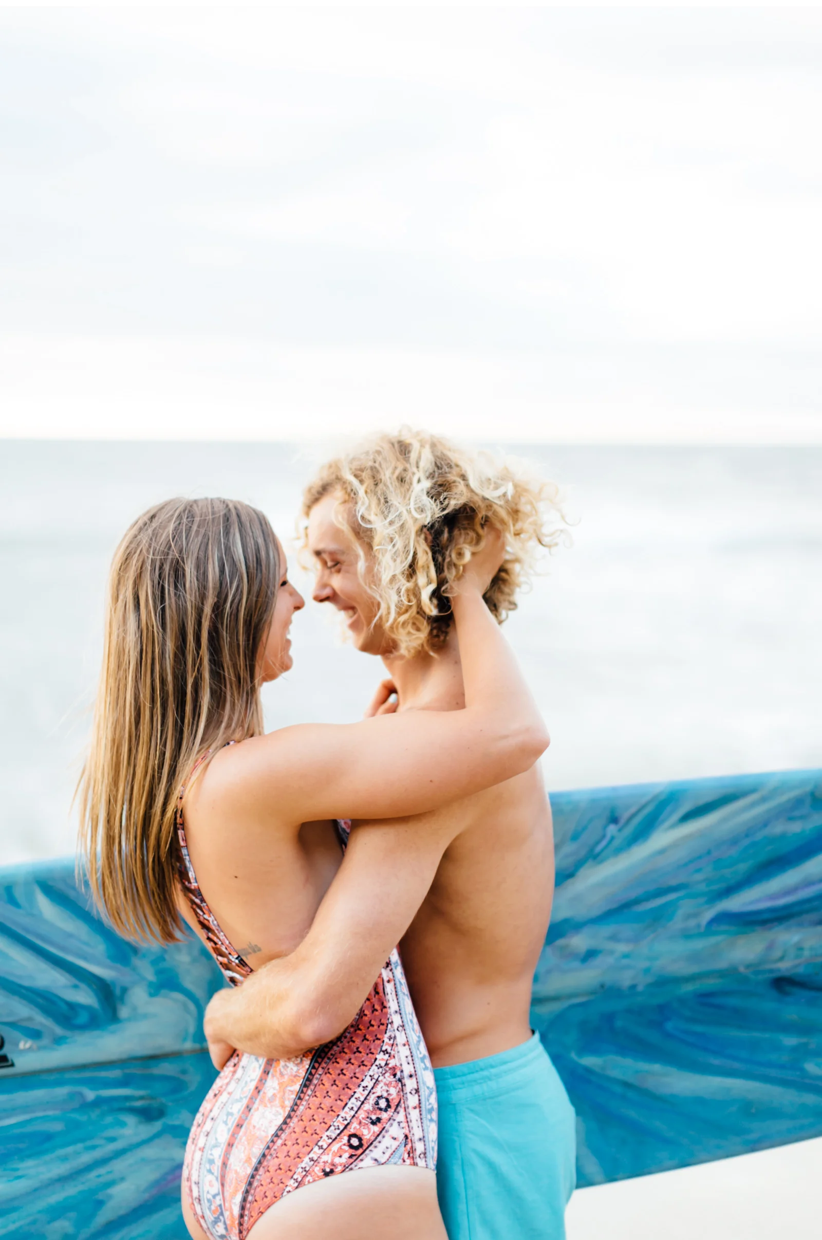 Style-Me-Pretty-California-Surf-Engagement-Natalie-Schutt-Photography_02.jpg