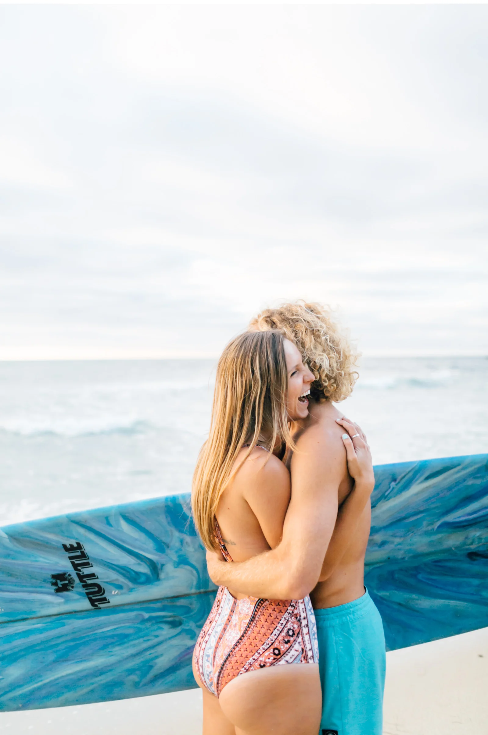 Style-Me-Pretty-California-Surf-Engagement-Natalie-Schutt-Photography_08.jpg