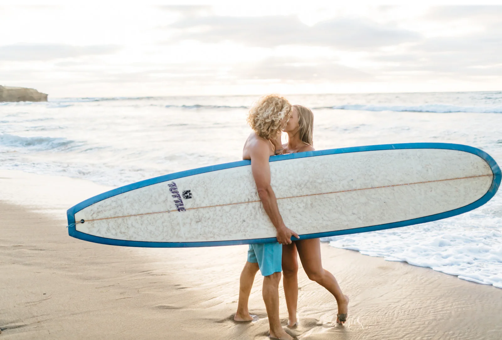 Style-Me-Pretty-California-Surf-Engagement-Natalie-Schutt-Photography_12.jpg