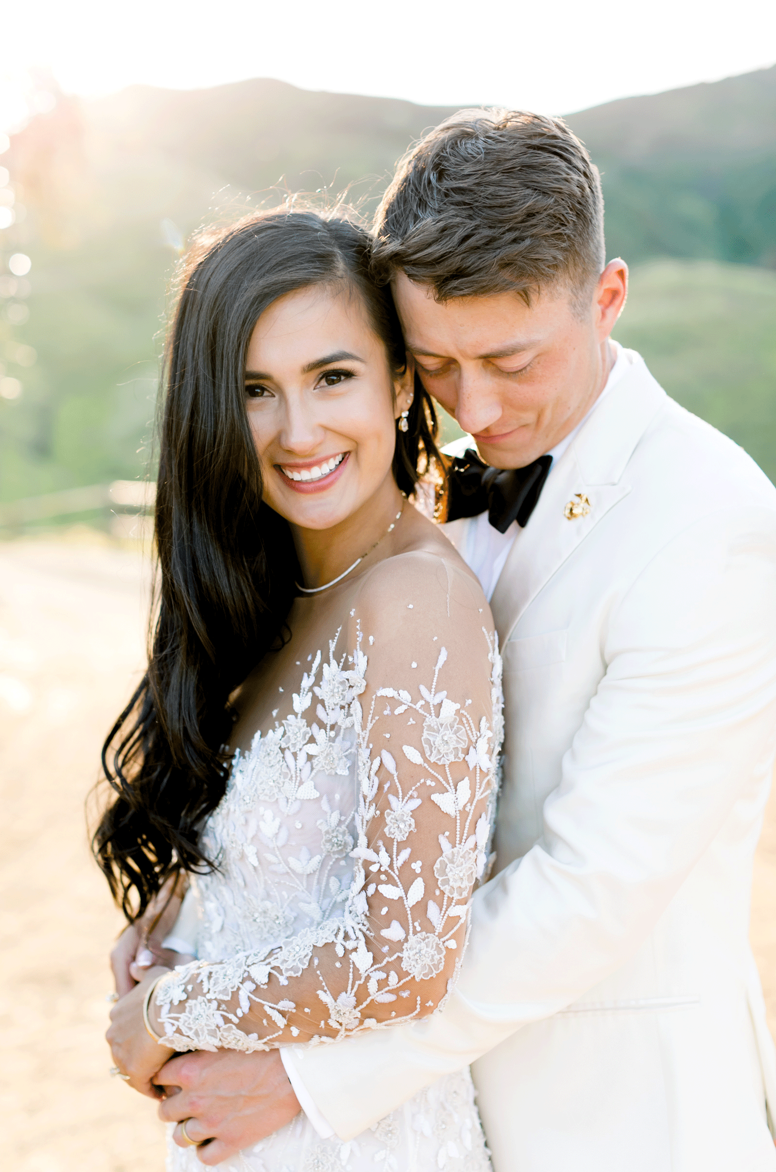 Style-Me-Pretty-2019-Romantic-Minimalist-Malibu-Wedding-Natalie-Schutt-Photography-Saddlerock-Ranch_02.gif
