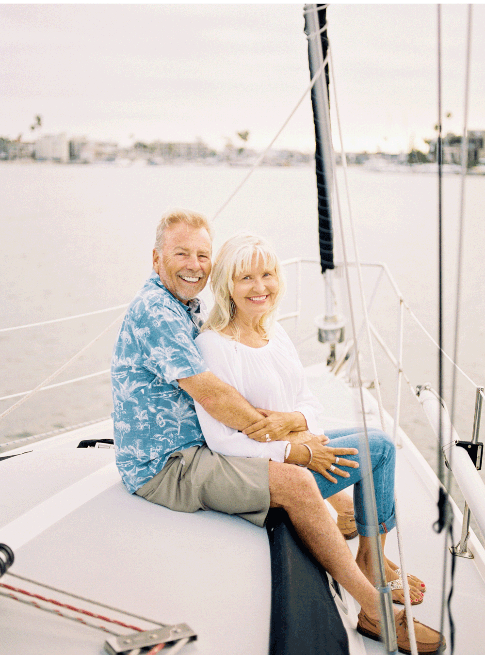 Southern-California-Wedding-Photographer-Style-Me-Pretty-Long-Beach-Anniversary-Photos-Anniversaries-on-the-Water-Malibu-Weddings_10.gif