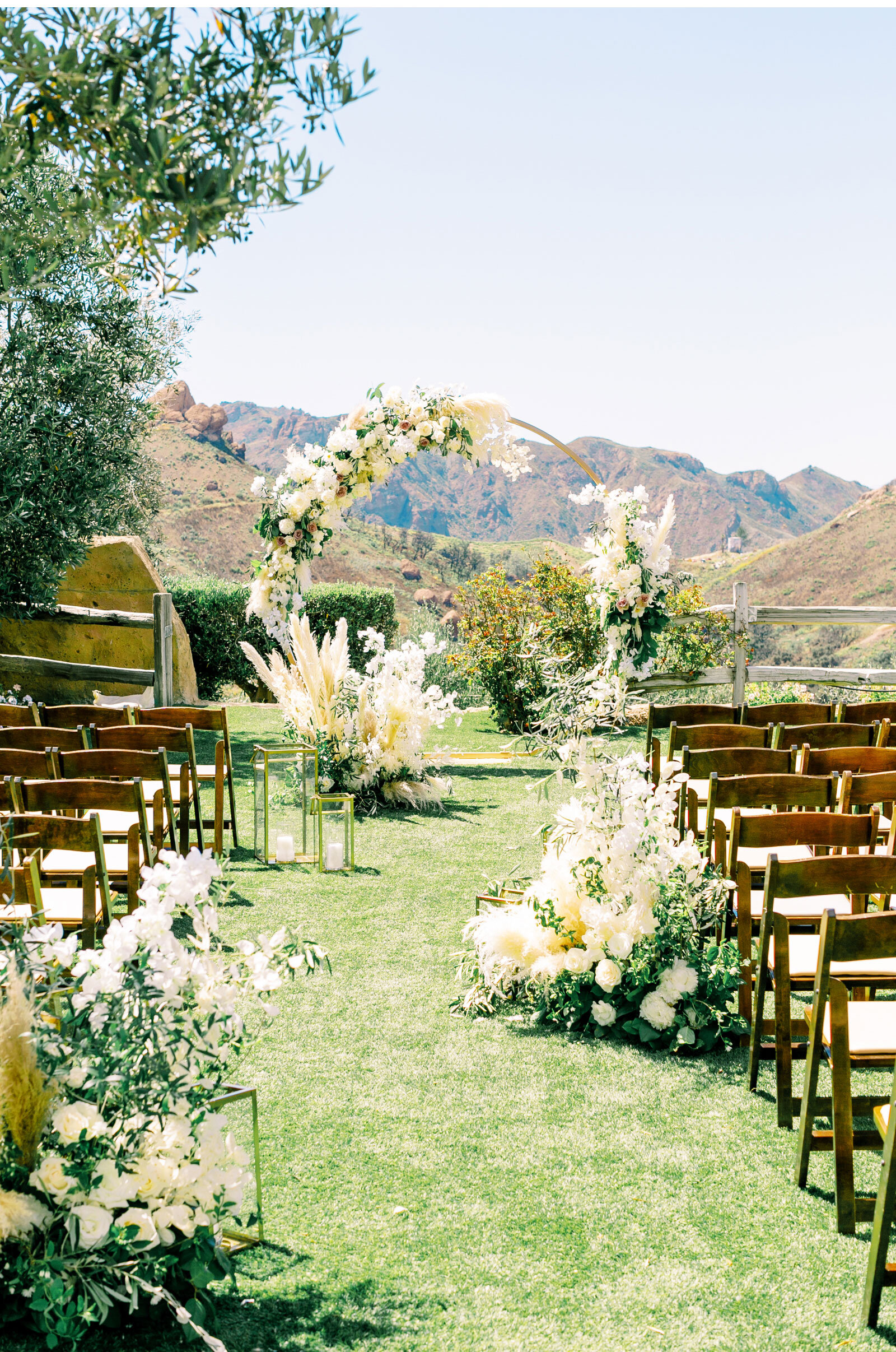 Cielo-Farms-Wedding-Malibu-Wedding-Photographer-Natalie-Schutt-Photography_04.jpg