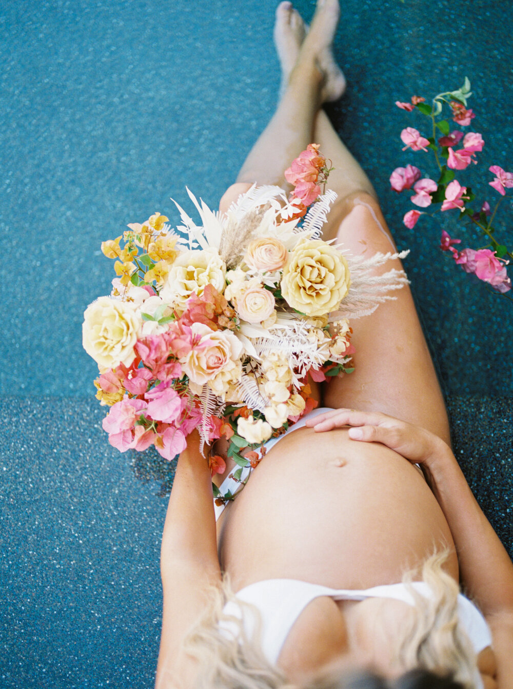 Maternity-photography-Southern-california-fine-art-photography-style-me-pretty-light-airy-wedding-photo-Natalie-Schutt-Photo_02.jpg