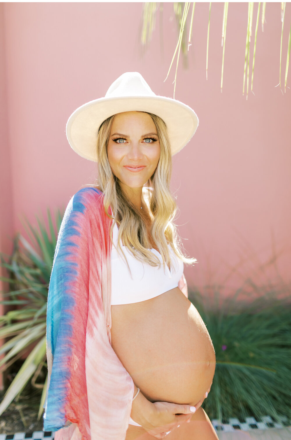 Desert-Photography-Maternity-Photoshoot-Southern-California-Wedding-Inspiration-Fine-Art-Photography-Retro-Photo-Aesthetic-Joshua-Tree-Photo-by-Natalie-Schutt-Photography_01.jpg